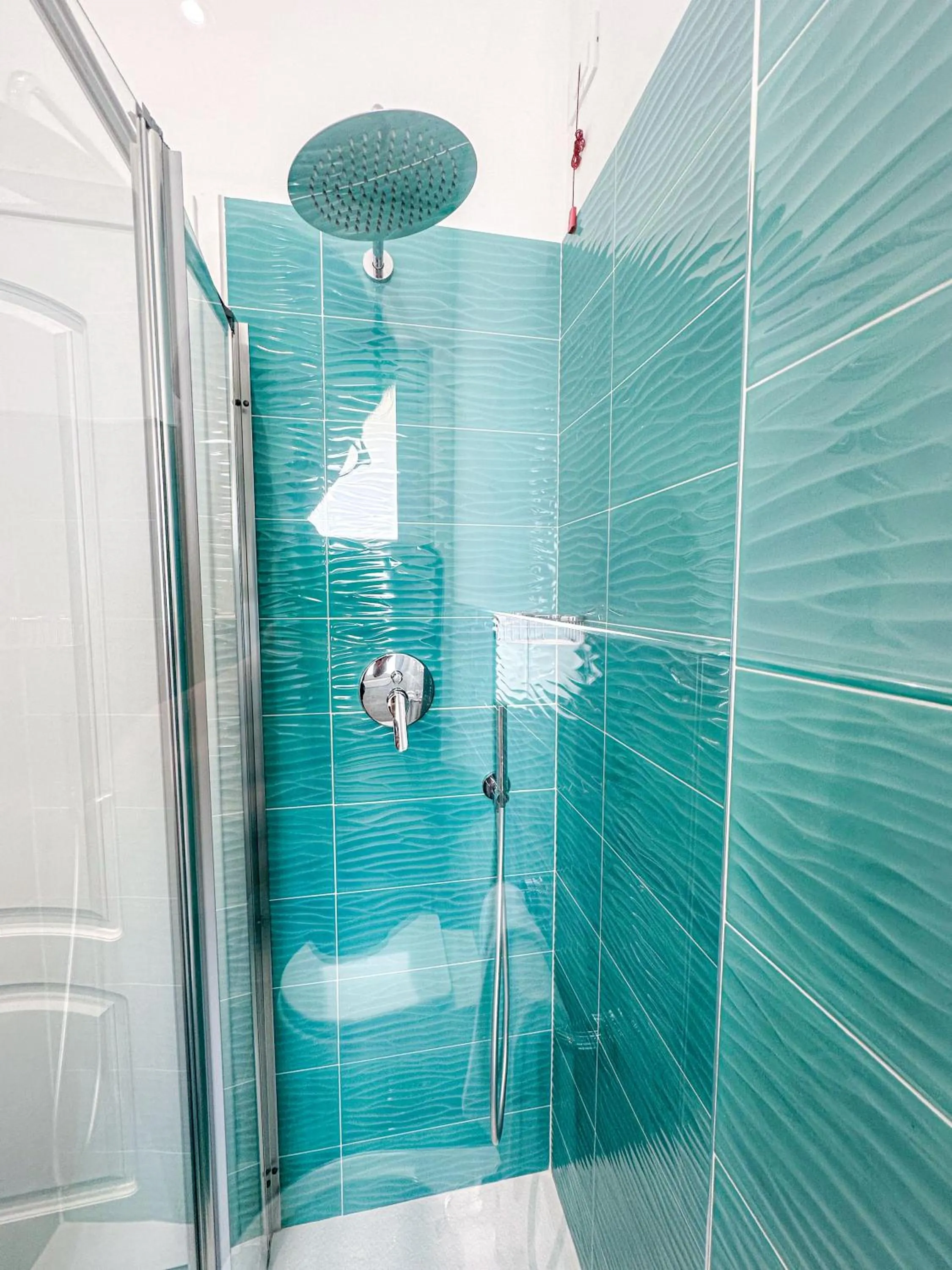 Shower in Hotel Poseidon