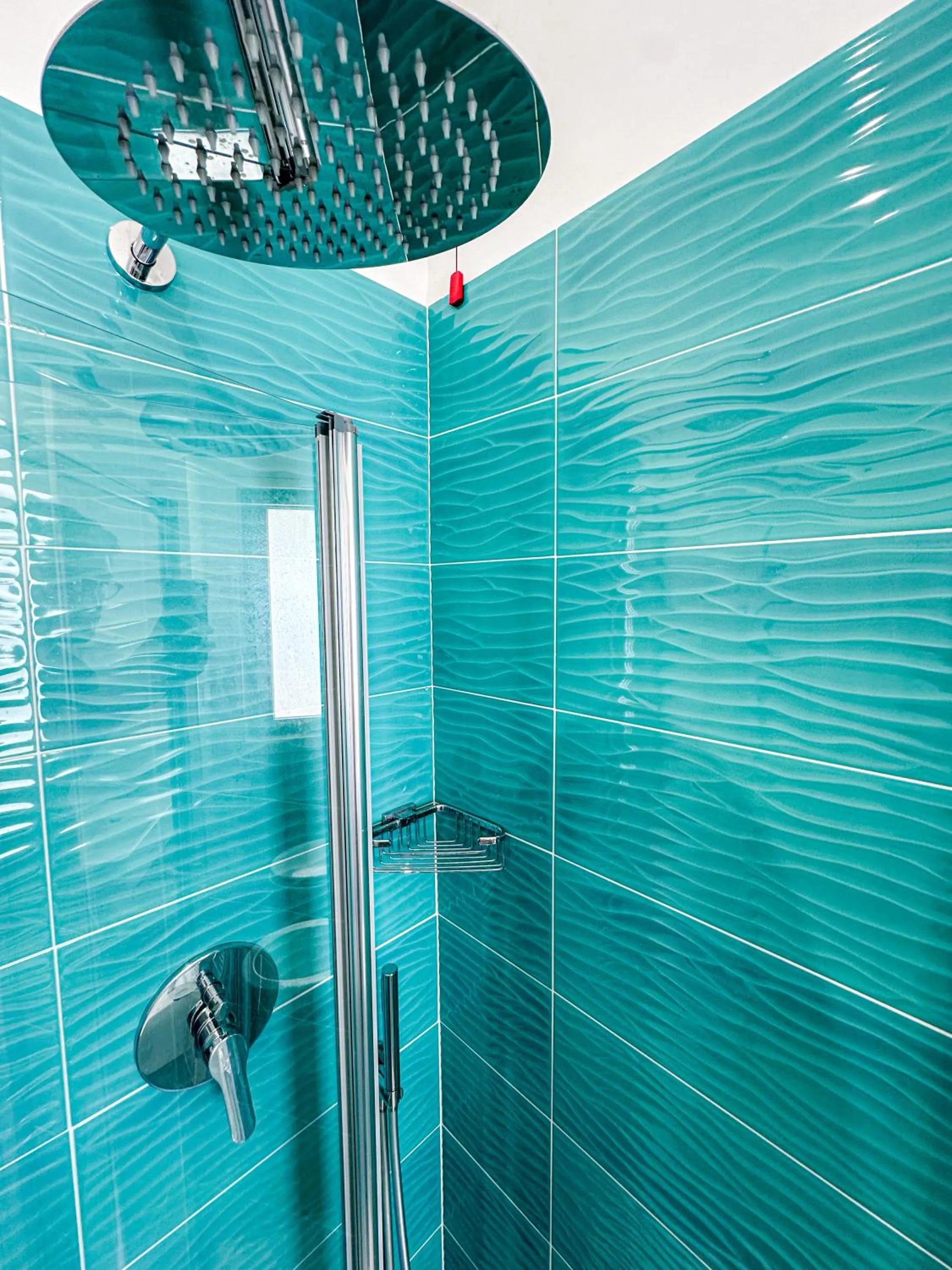 Shower in Hotel Poseidon