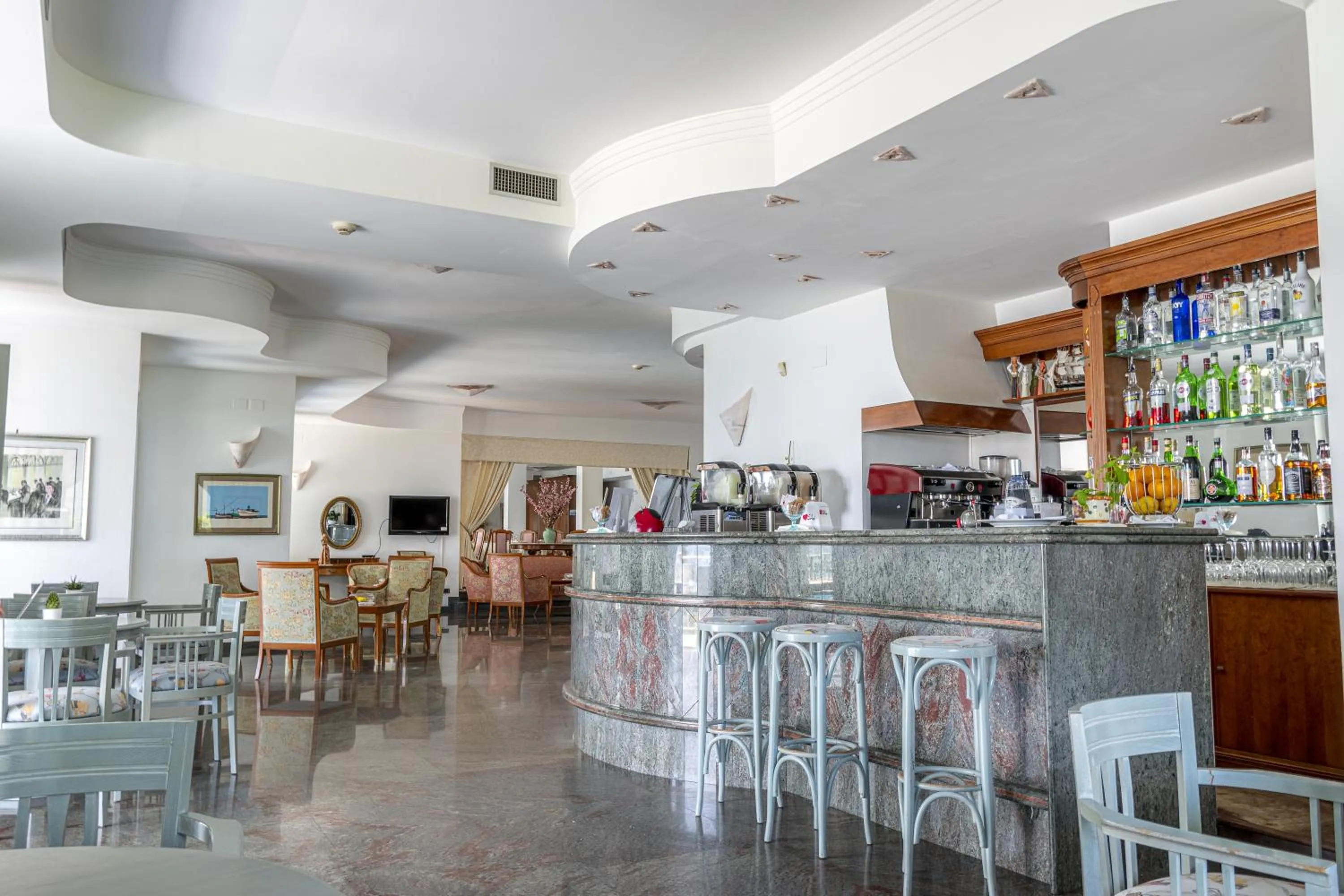 Restaurant/places to eat in Hotel Poseidon