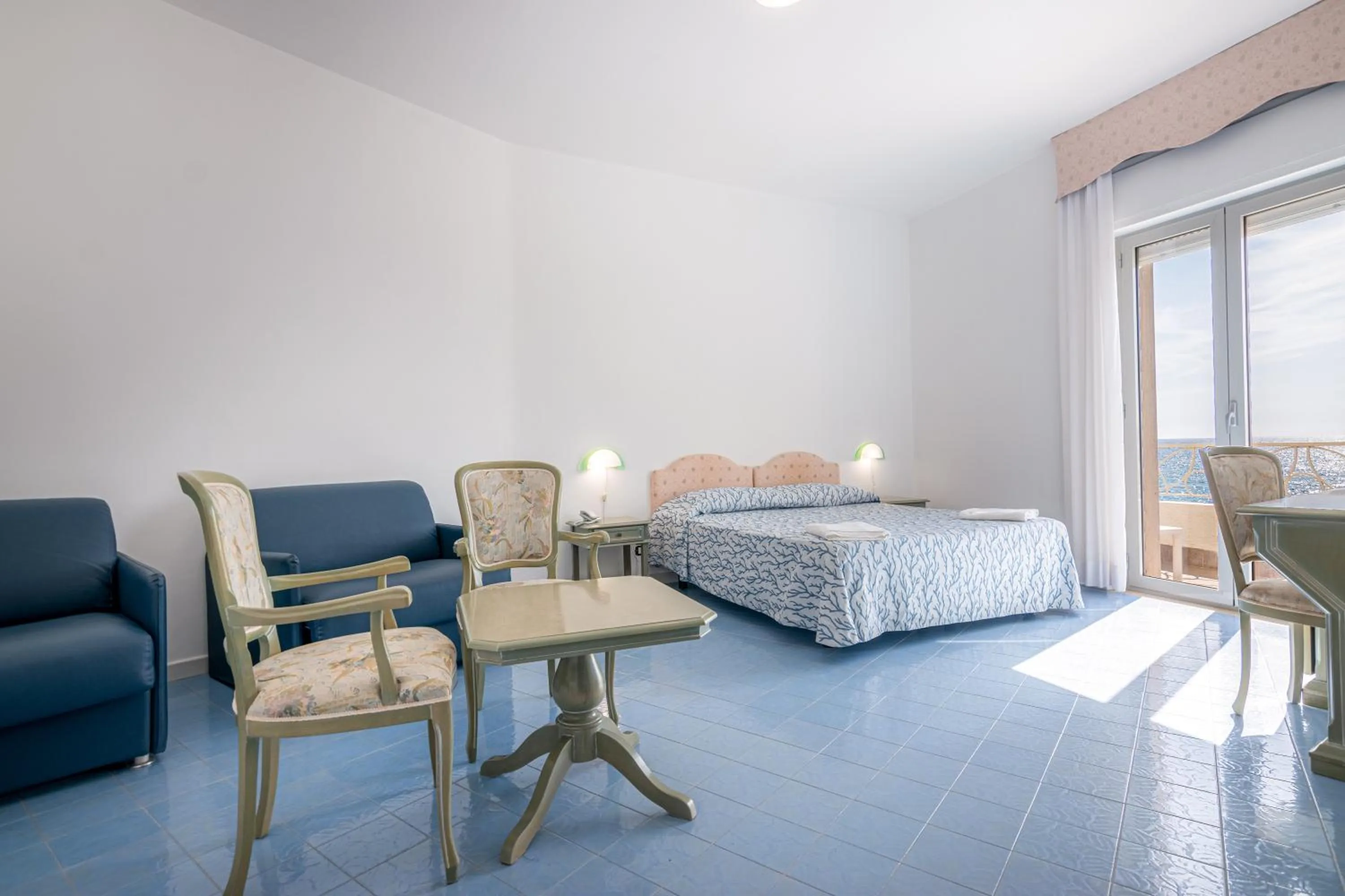 Bedroom, Bed in Hotel Poseidon