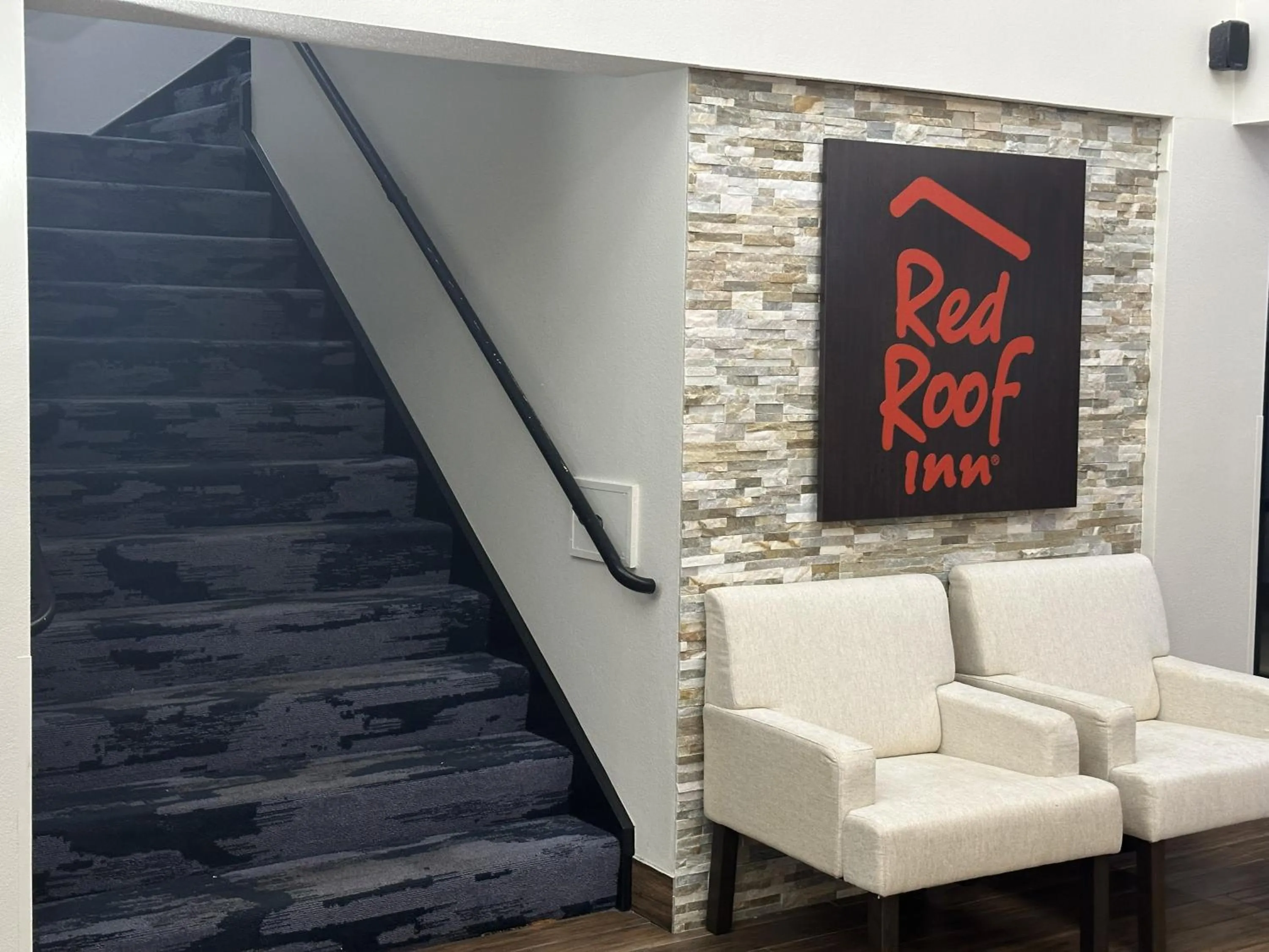 Lobby or reception in Red Roof Inn & Suites Middleborough