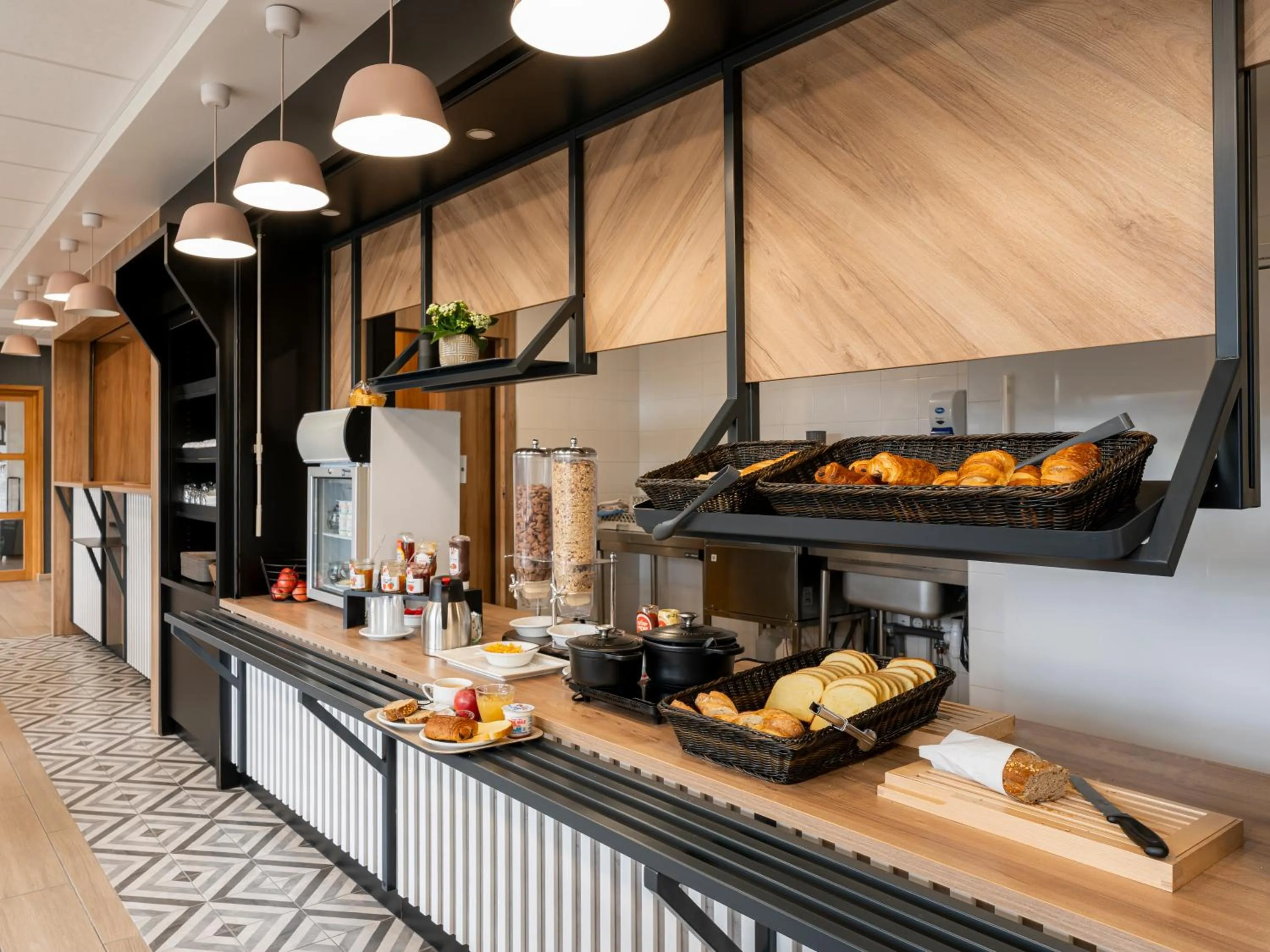 Breakfast in B&B HOTEL Lorient Ploemeur