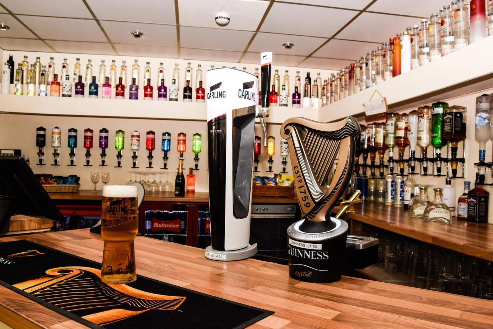 Lounge or bar in Stuart hotel