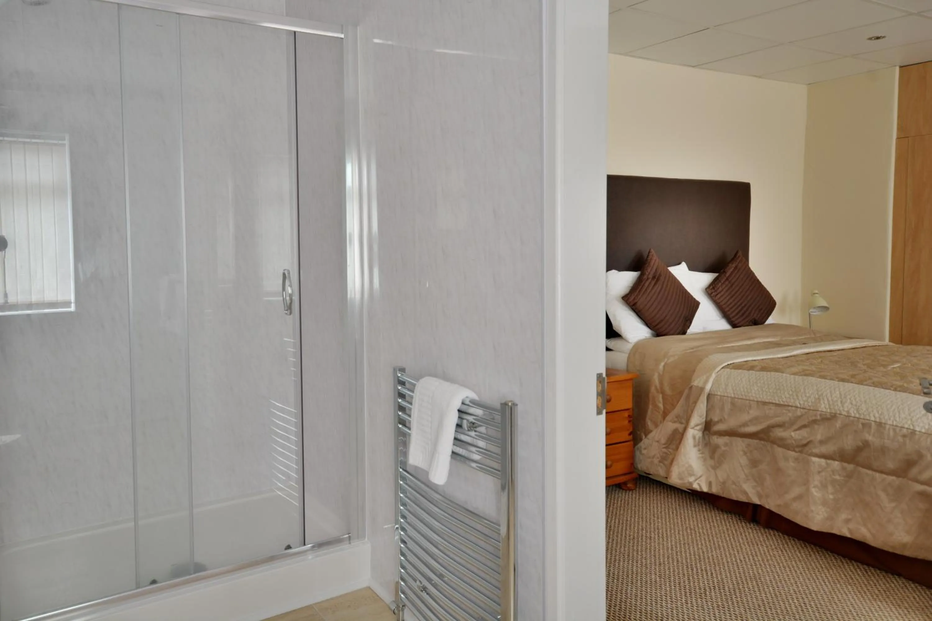 Photo of the whole room, Bed in Stuart hotel