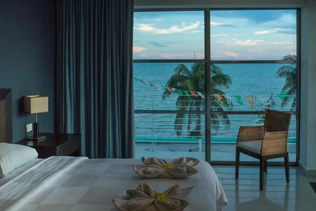 Bedroom, Bed in Hotel Noor