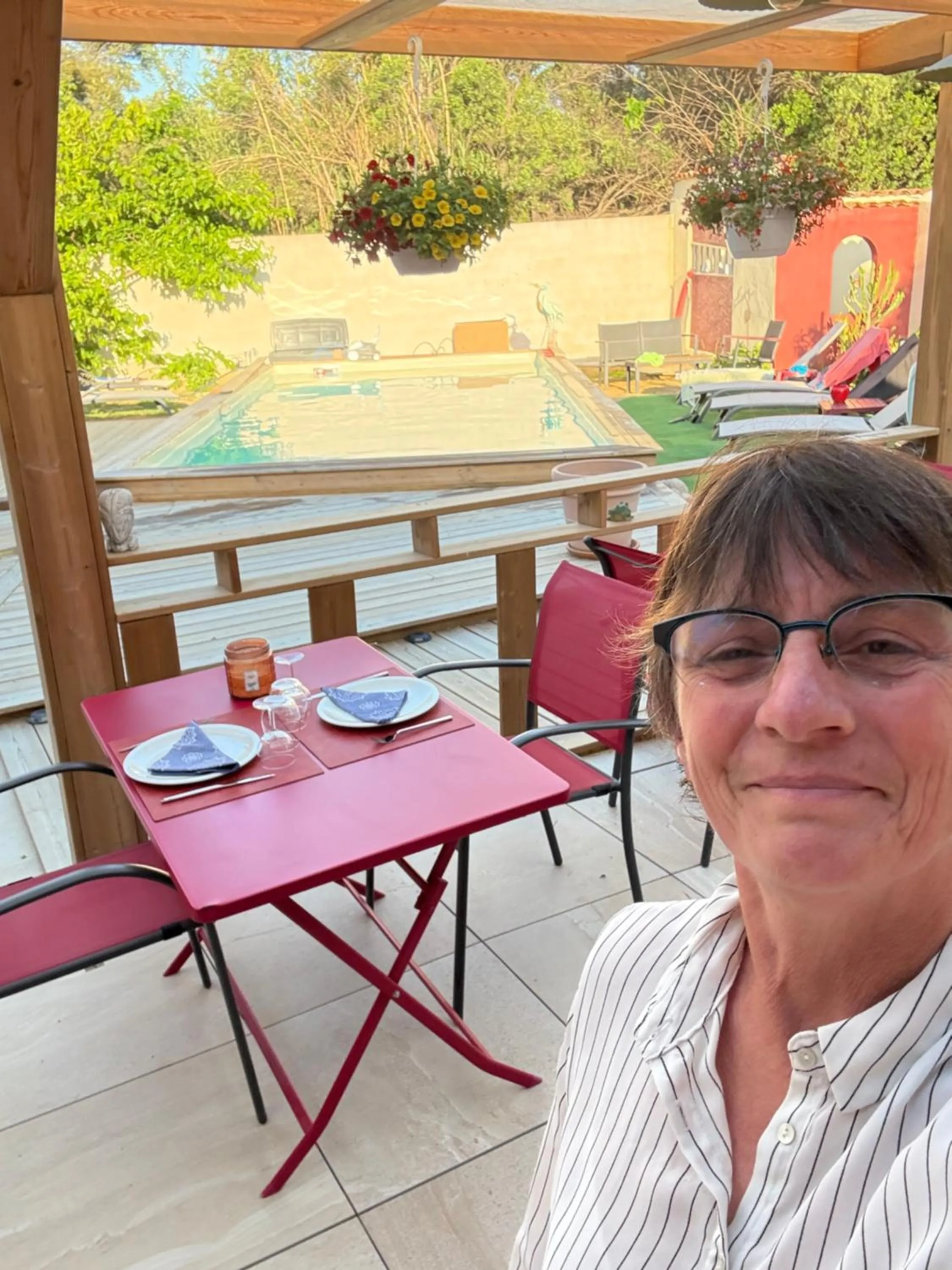 Restaurant/places to eat in Casa di Floumy