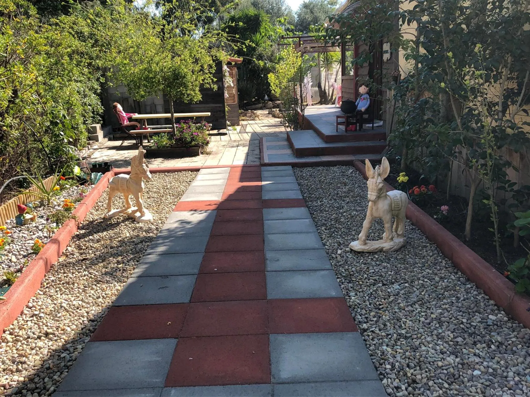 Facade/entrance in Casa di Floumy