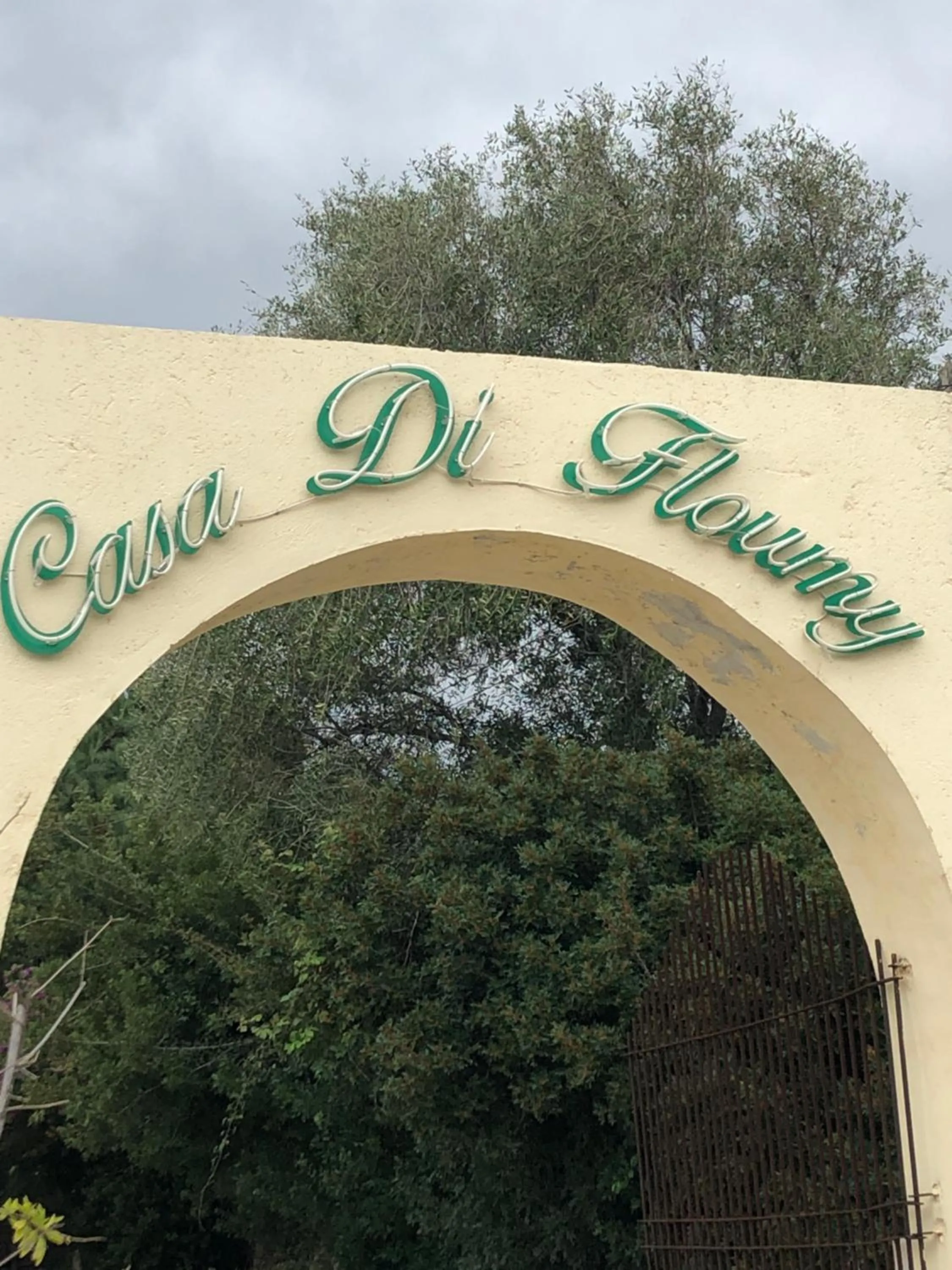 Property logo or sign in Casa di Floumy