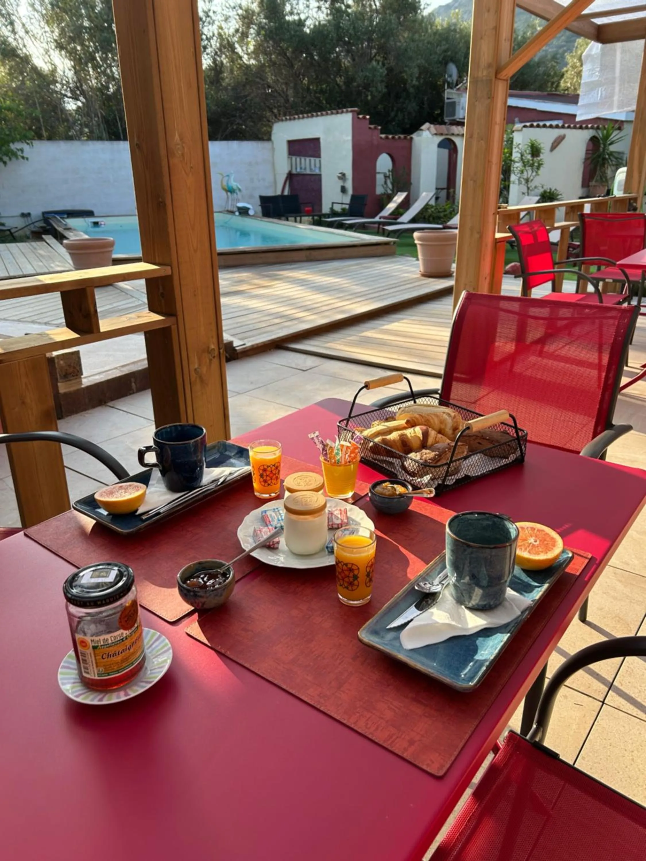 Continental breakfast in Casa di Floumy