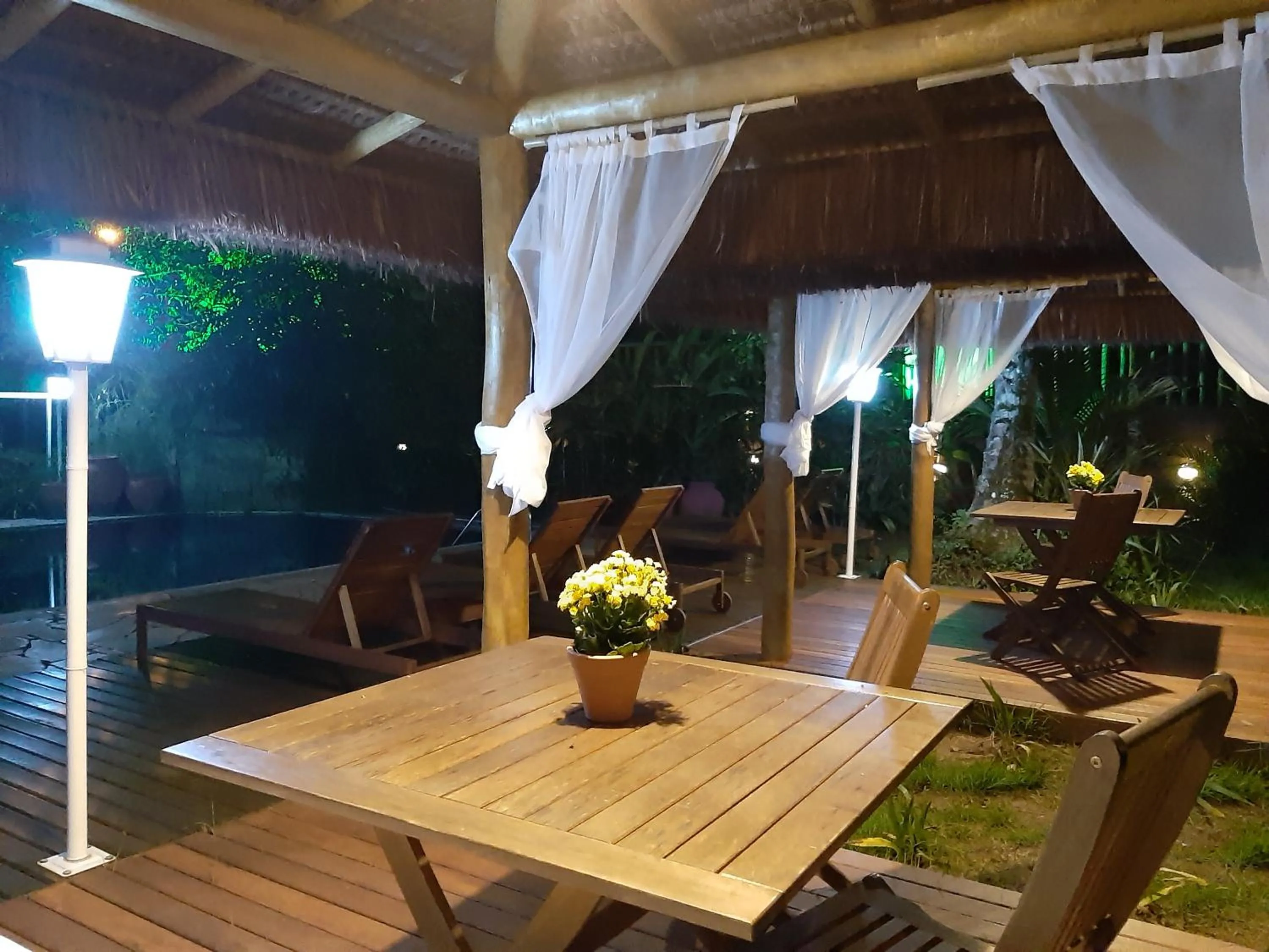 Swimming pool in Pousada Canoa Caiçara Ilhabela