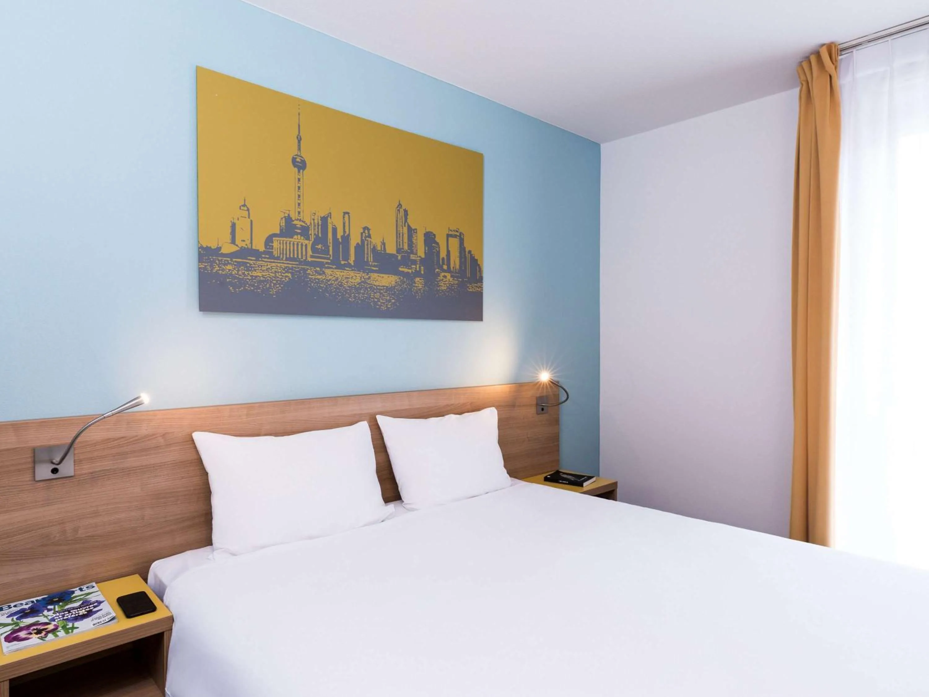 Photo of the whole room, Bed in Aparthotel Adagio Access Paris Clamart