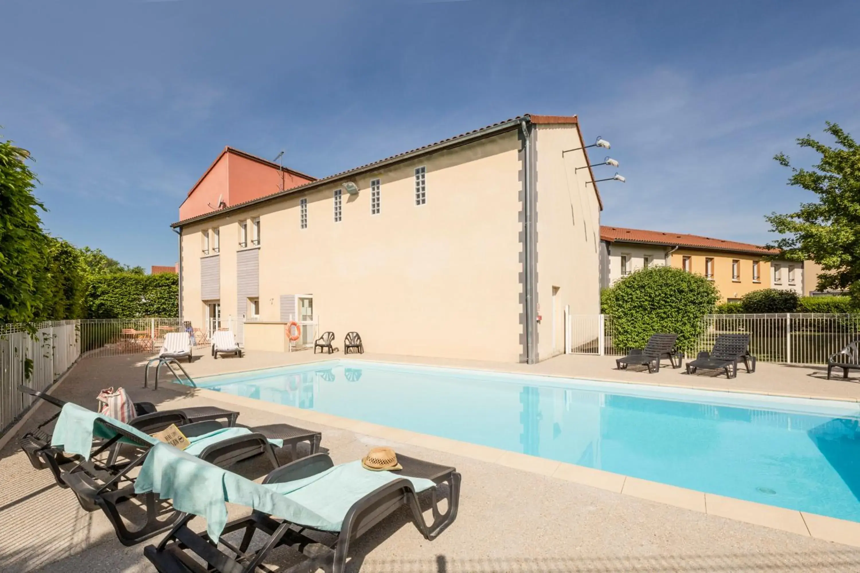 Property building in Garden & City Clermont-Ferrand - Gerzat Property building in Garden & City Clermont-Ferrand - Gerzat