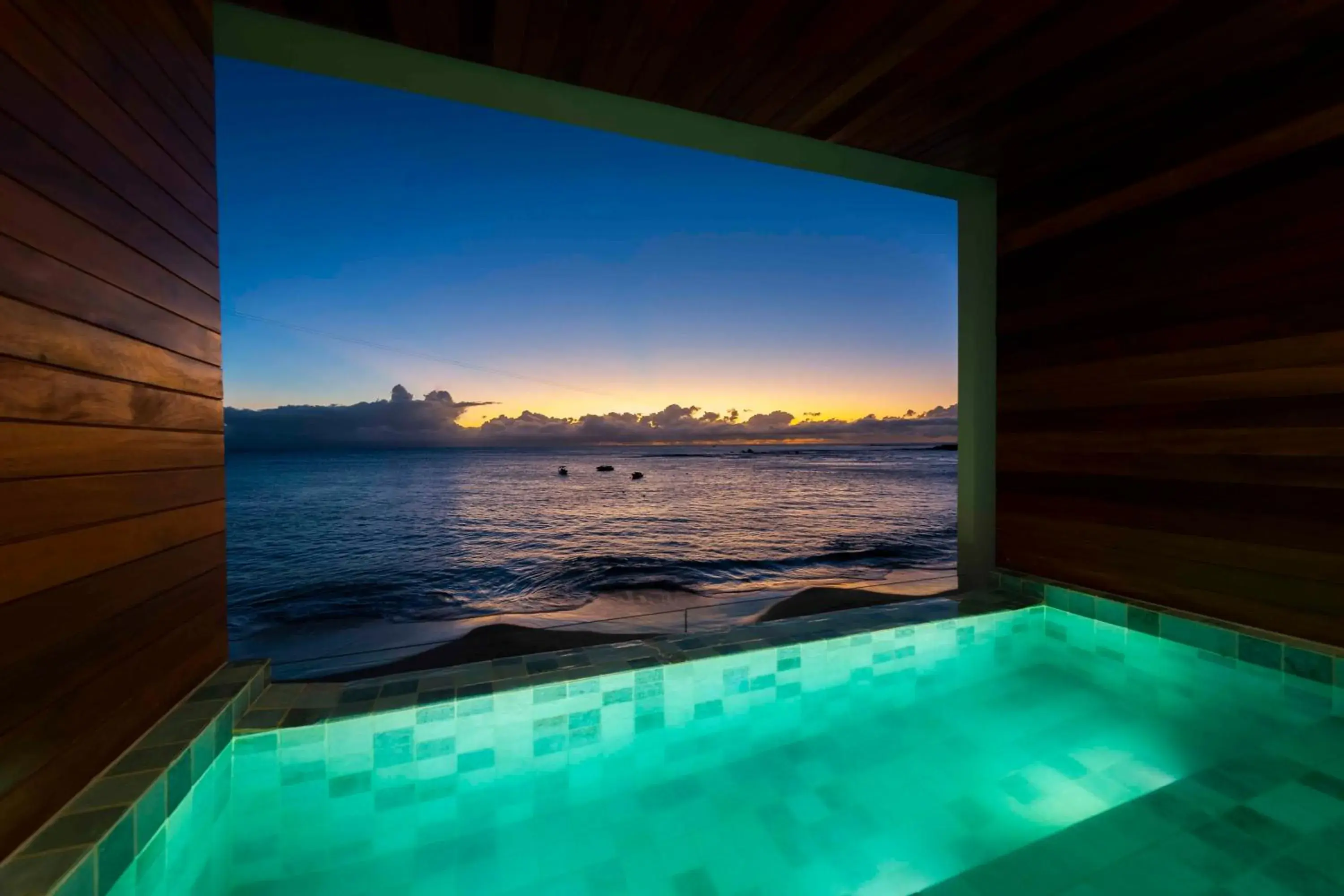 Deluxe Double Room with Sea View and Private Pool in Pousada Antonella Deluxe Double Room with Sea View and Private Pool in Pousada Antonella