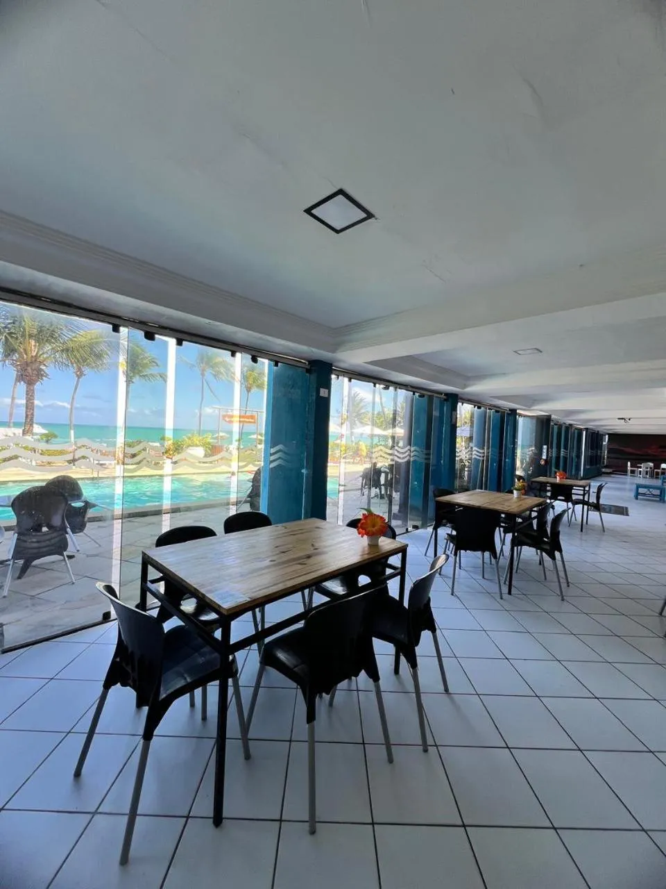 Restaurant/places to eat in Apartamentos Hotel Marinas