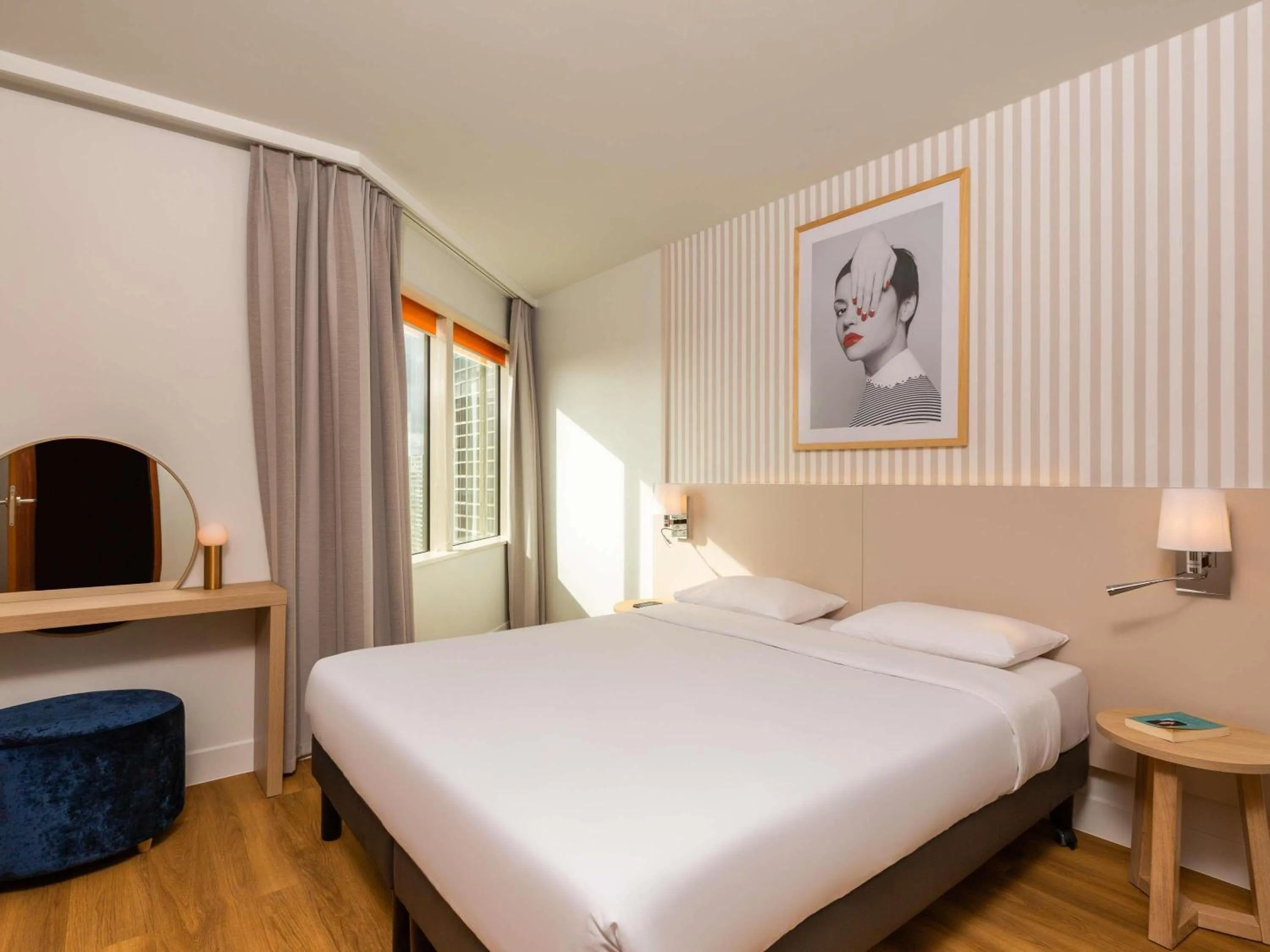 Bedroom, Bed in Aparthotel Adagio Paris Centre Tour Eiffel