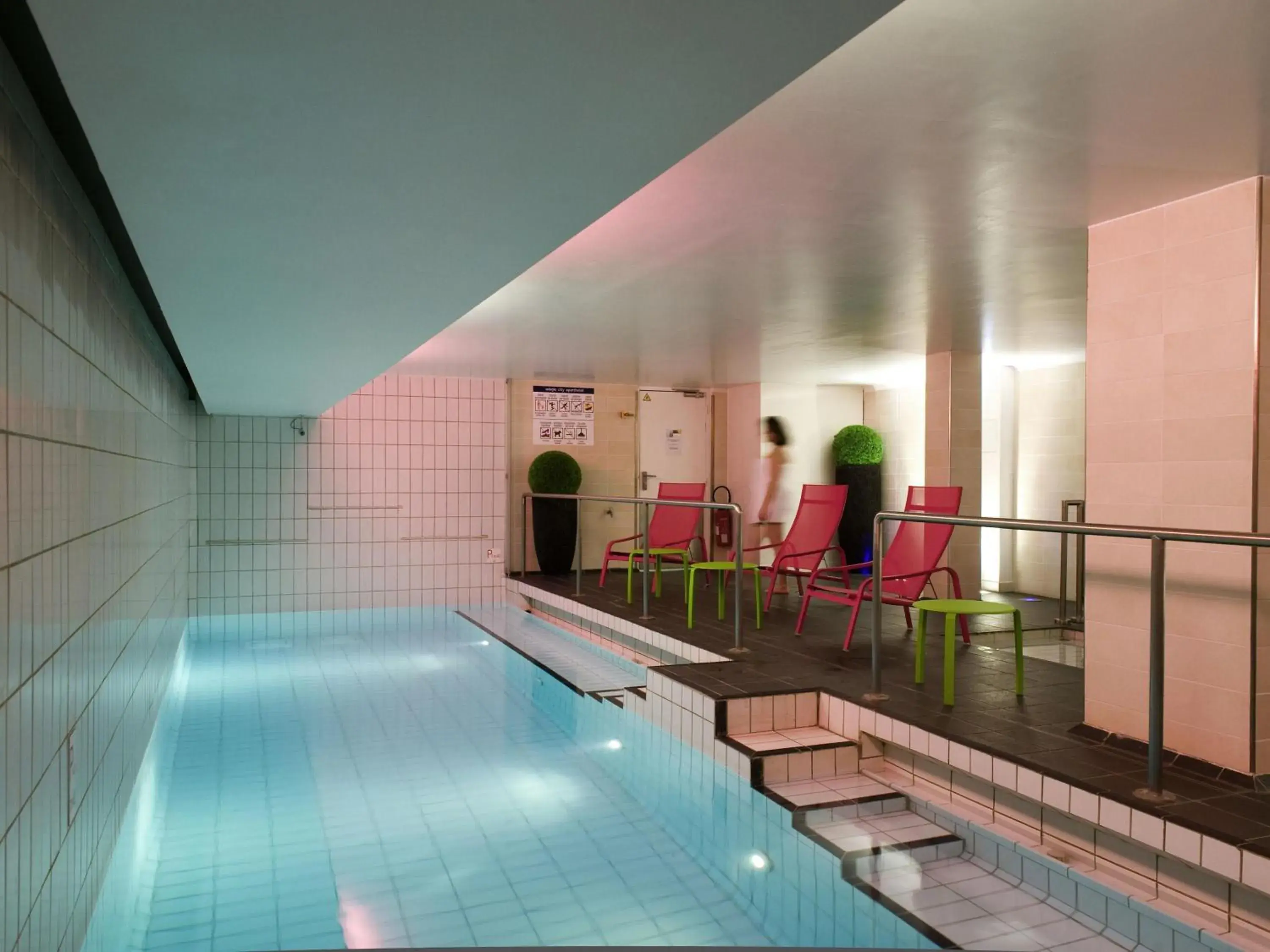 Pool view in Aparthotel Adagio Paris Centre Tour Eiffel Pool view in Aparthotel Adagio Paris Centre Tour Eiffel