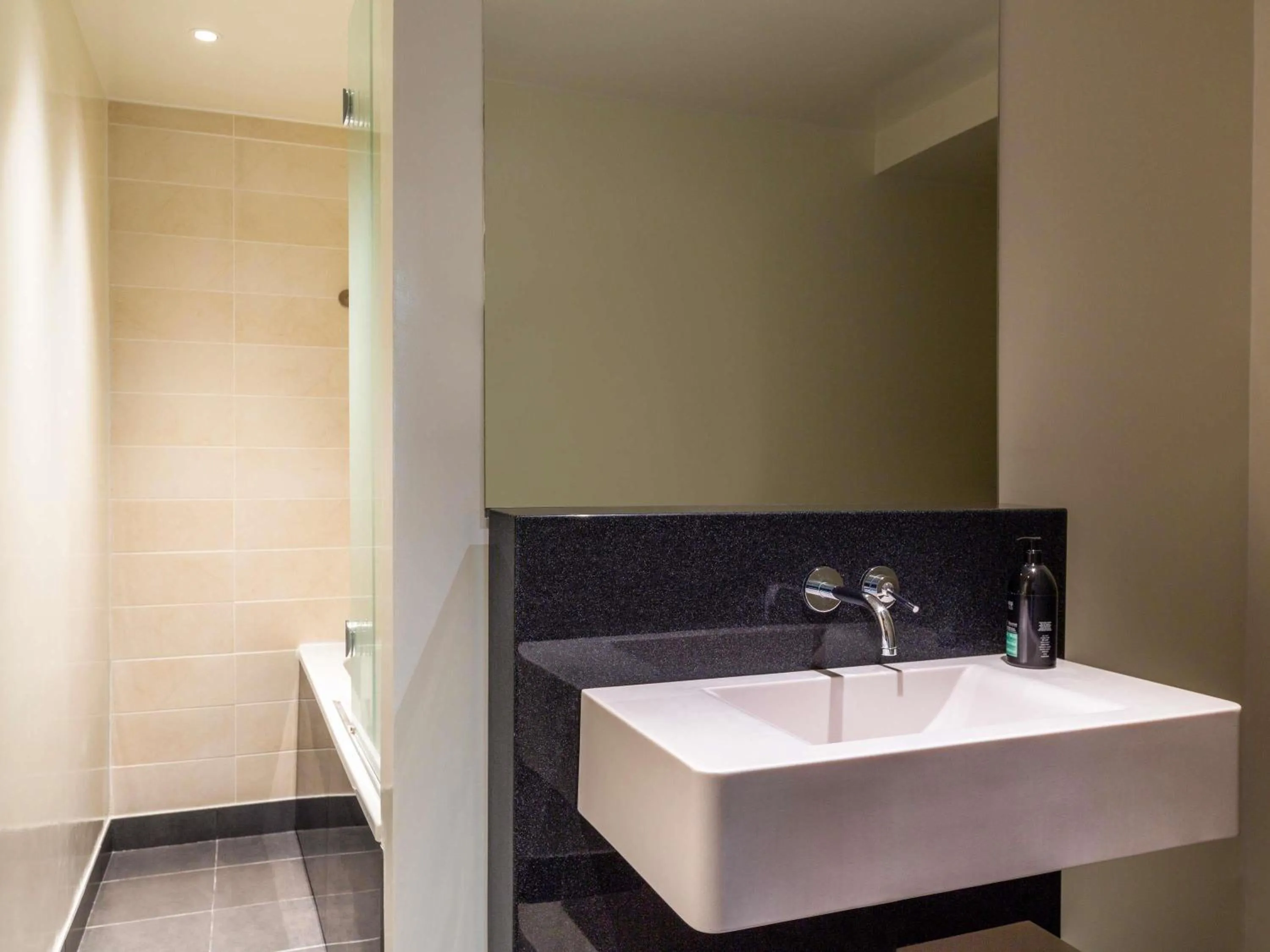 Bedroom in Aparthotel Adagio Paris Centre Tour Eiffel