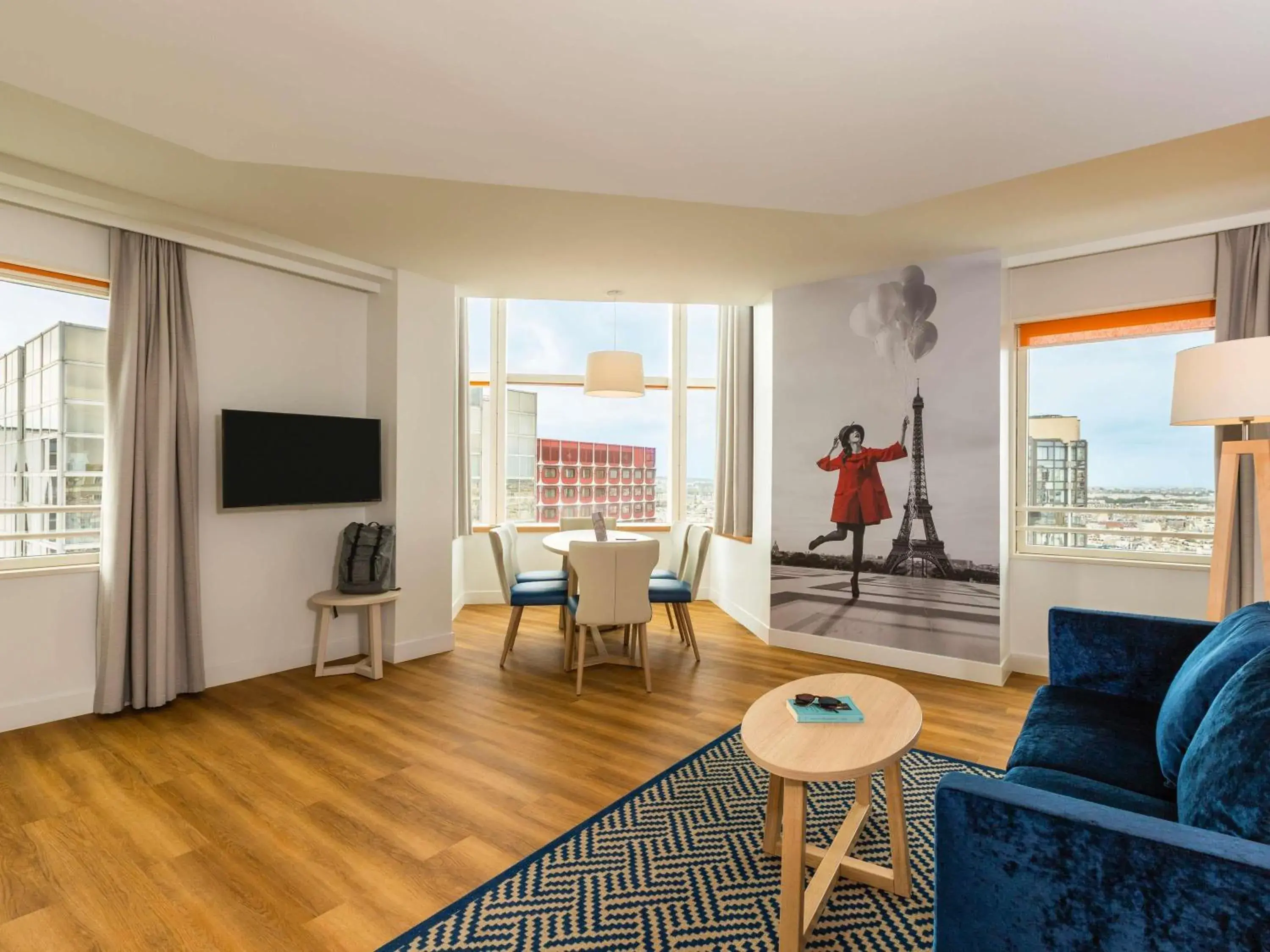 Property building in Aparthotel Adagio Paris Centre Tour Eiffel Property building in Aparthotel Adagio Paris Centre Tour Eiffel