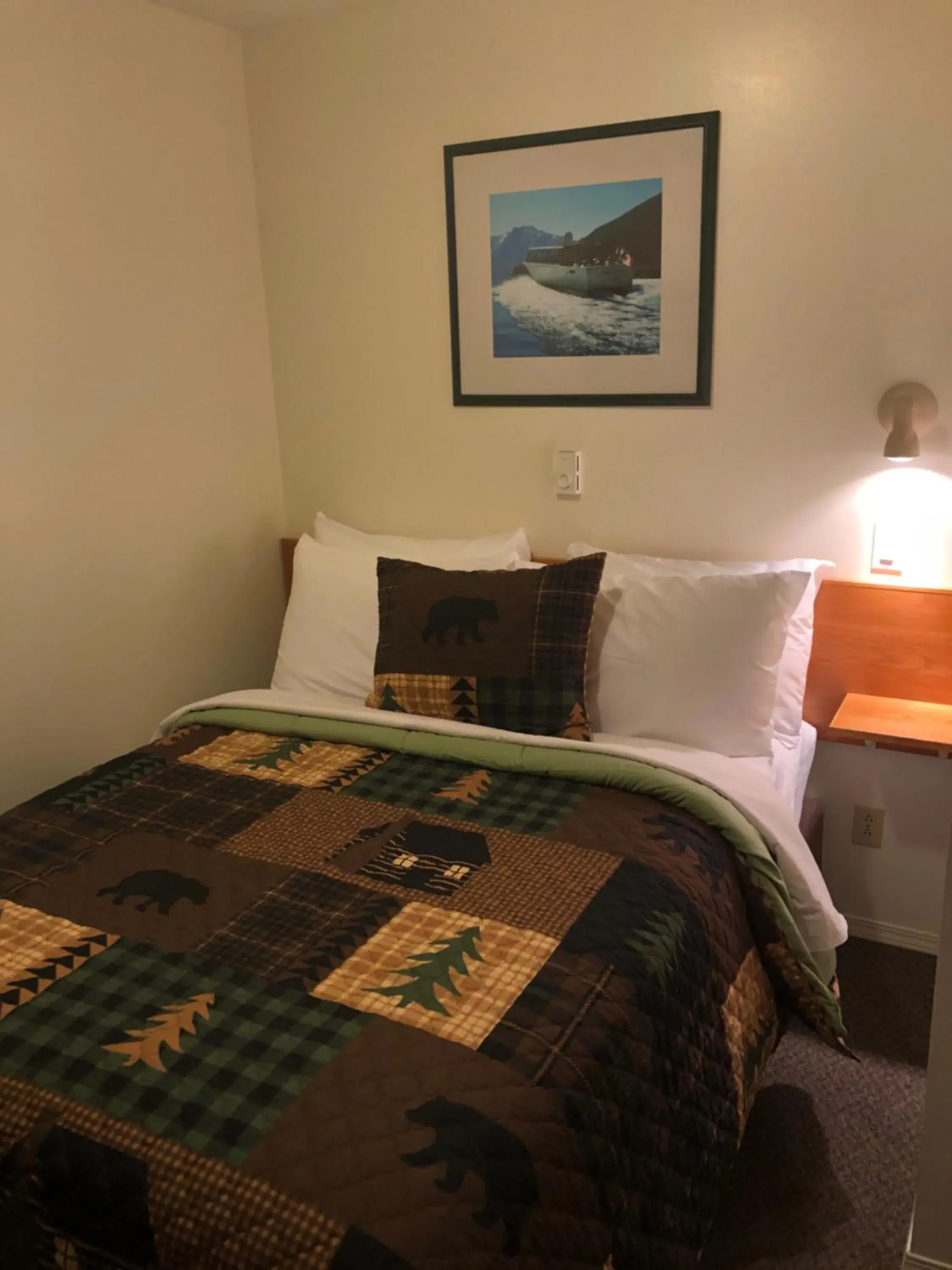 One-Bedroom Suite with Kitchen in Mountain Springs Motel One-Bedroom Suite with Kitchen in Mountain Springs Motel