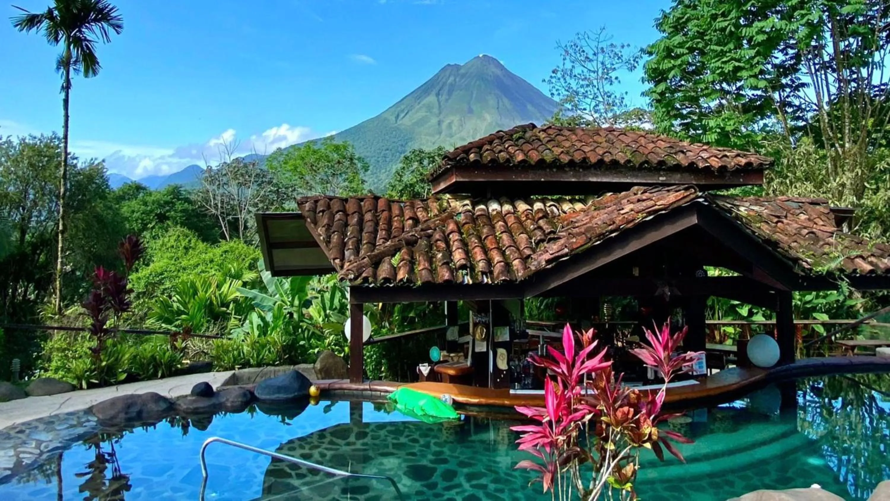 Swimming pool in Hotel Mountain Paradise
