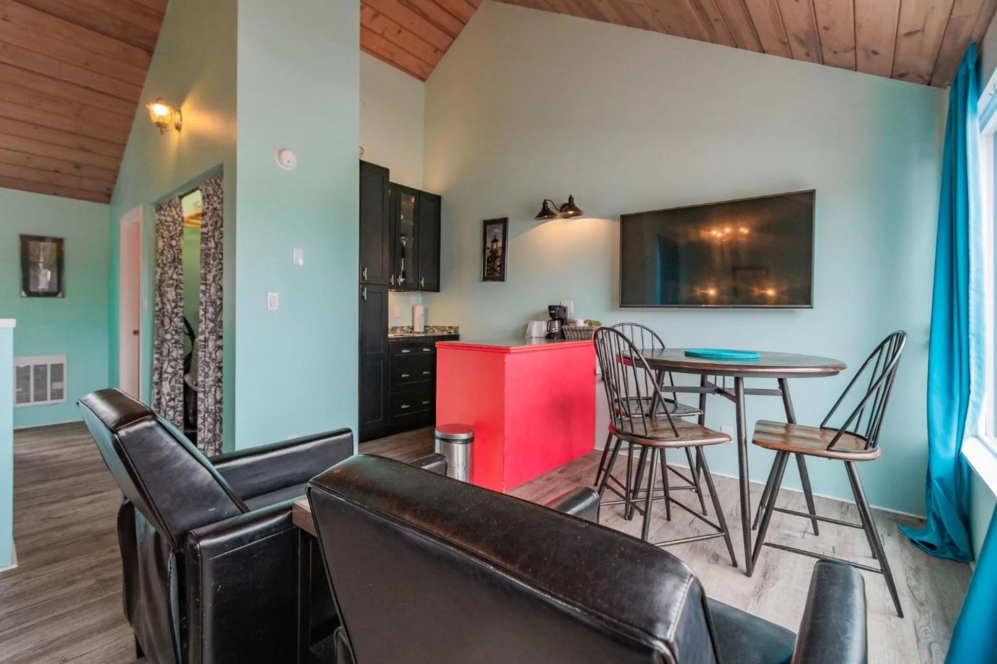 Seating area in Embarcadero Resort