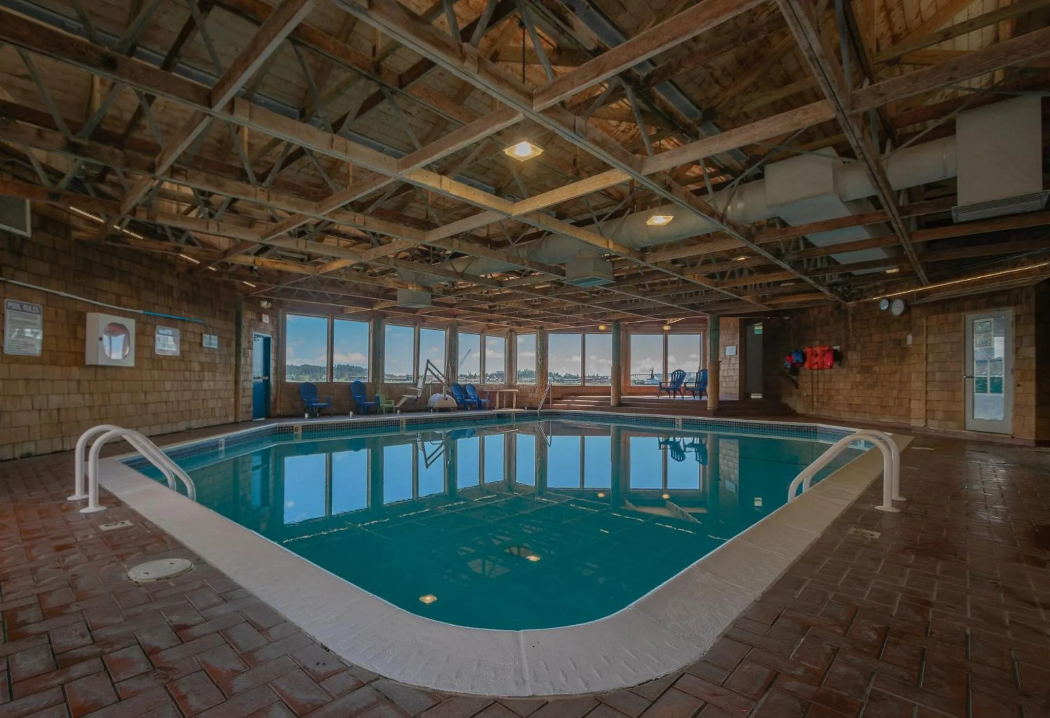 Swimming pool in Embarcadero Resort