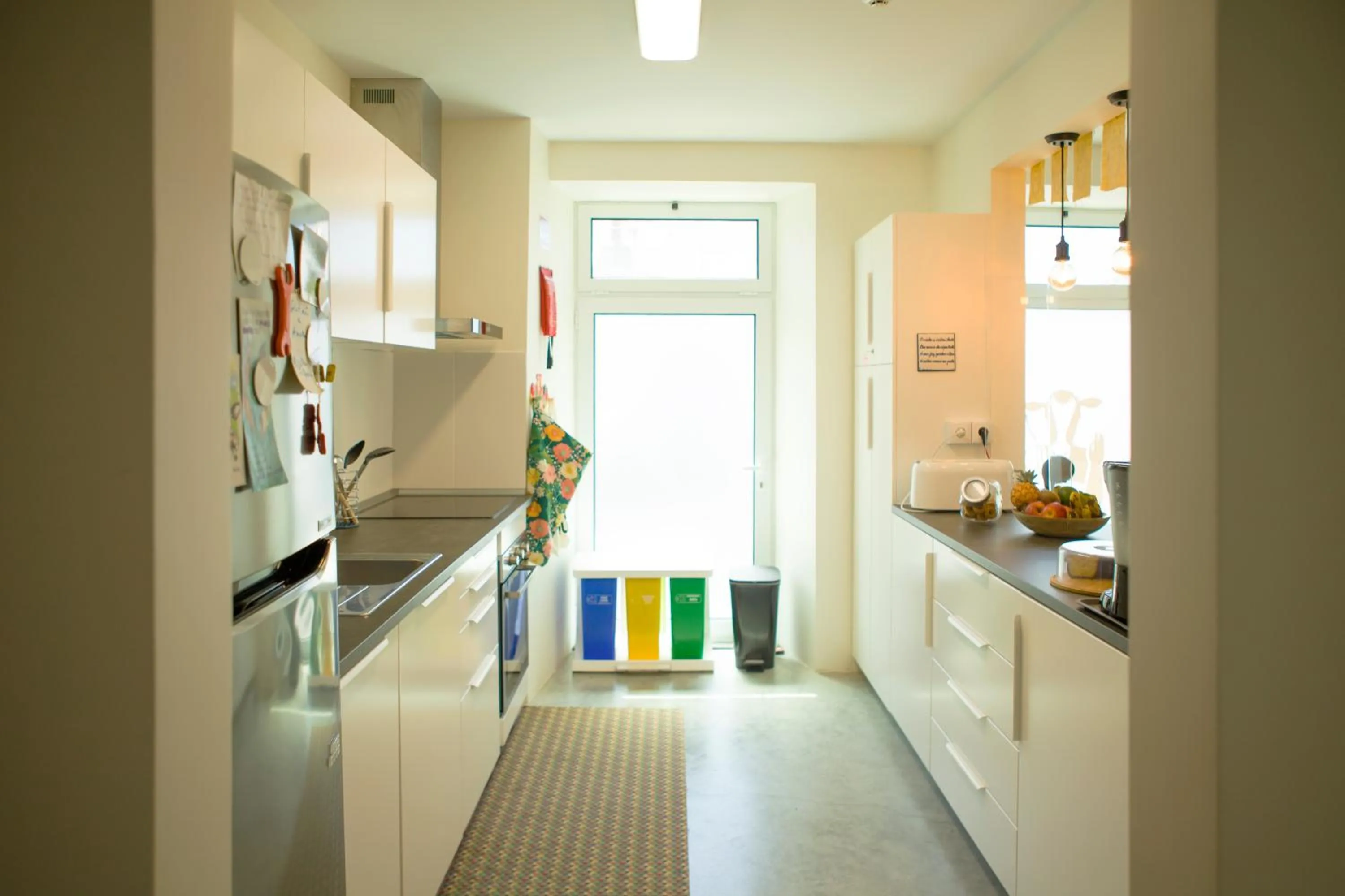 Communal kitchen in THE HOLY COW - Hostel & Suites