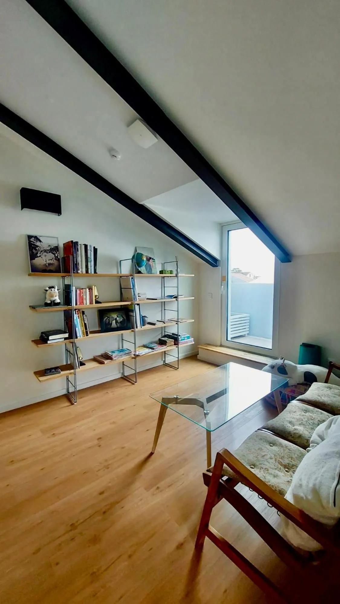 Living room, Bed in THE HOLY COW - Hostel & Suites