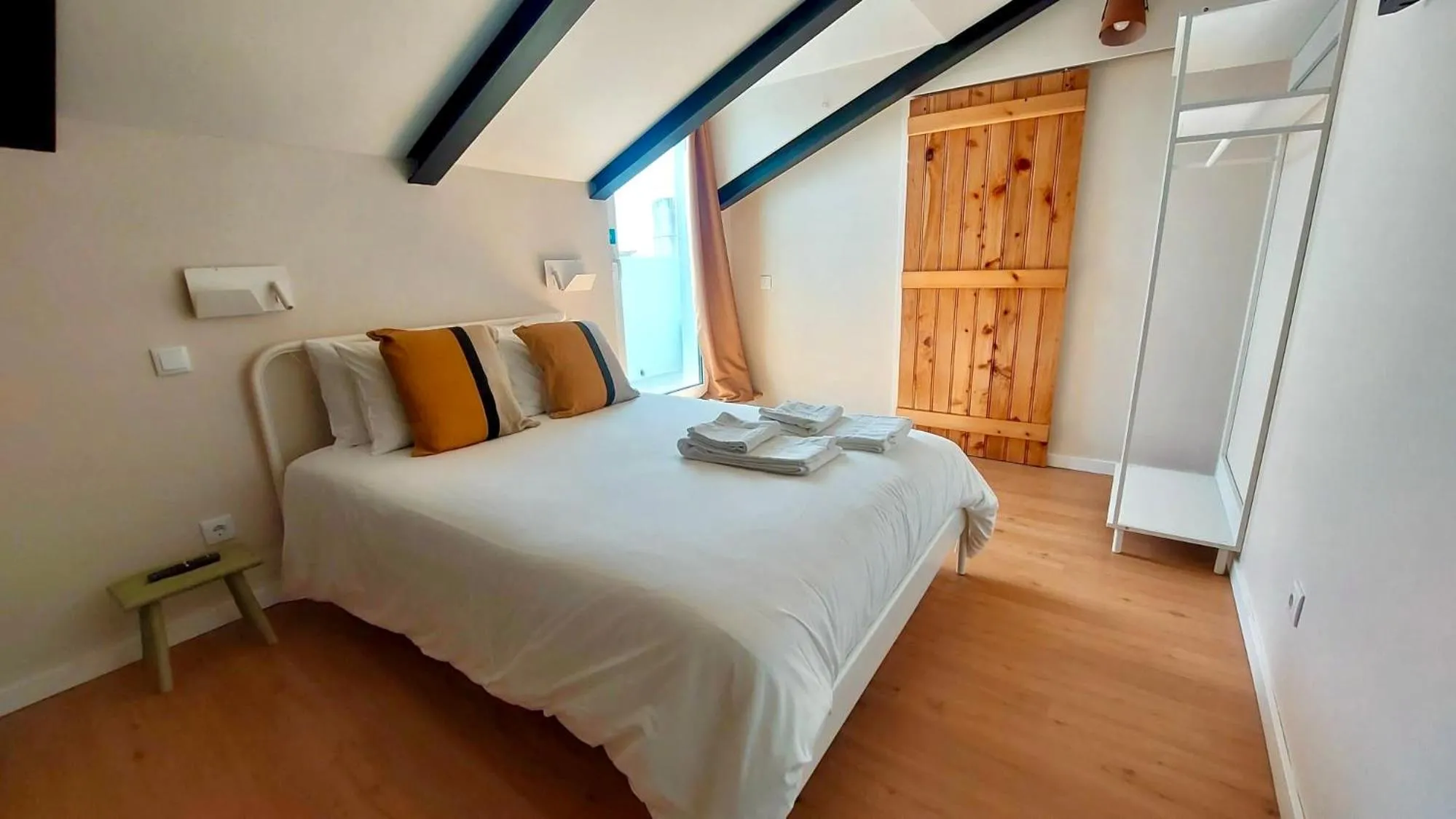 Photo of the whole room, Bed in THE HOLY COW - Hostel & Suites