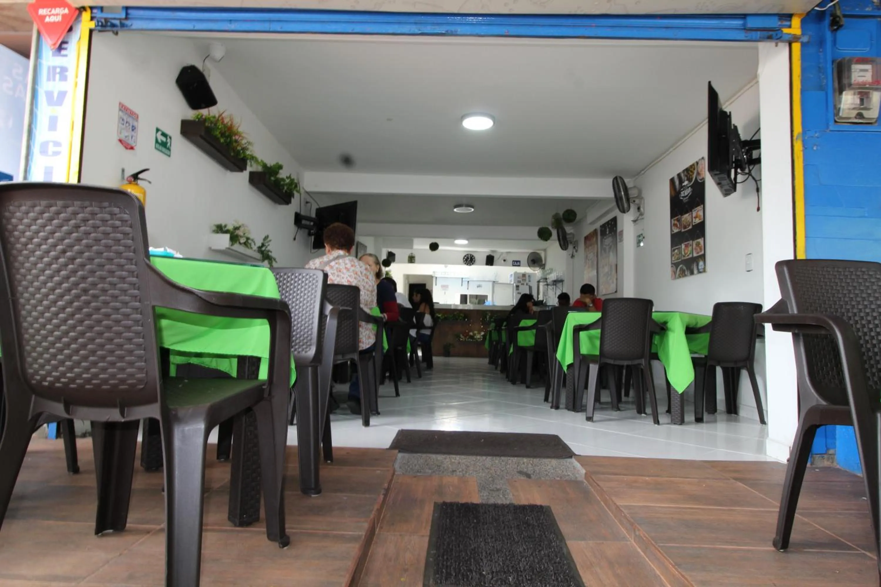 Restaurant/places to eat in HOTEL MANAGER OBELISK