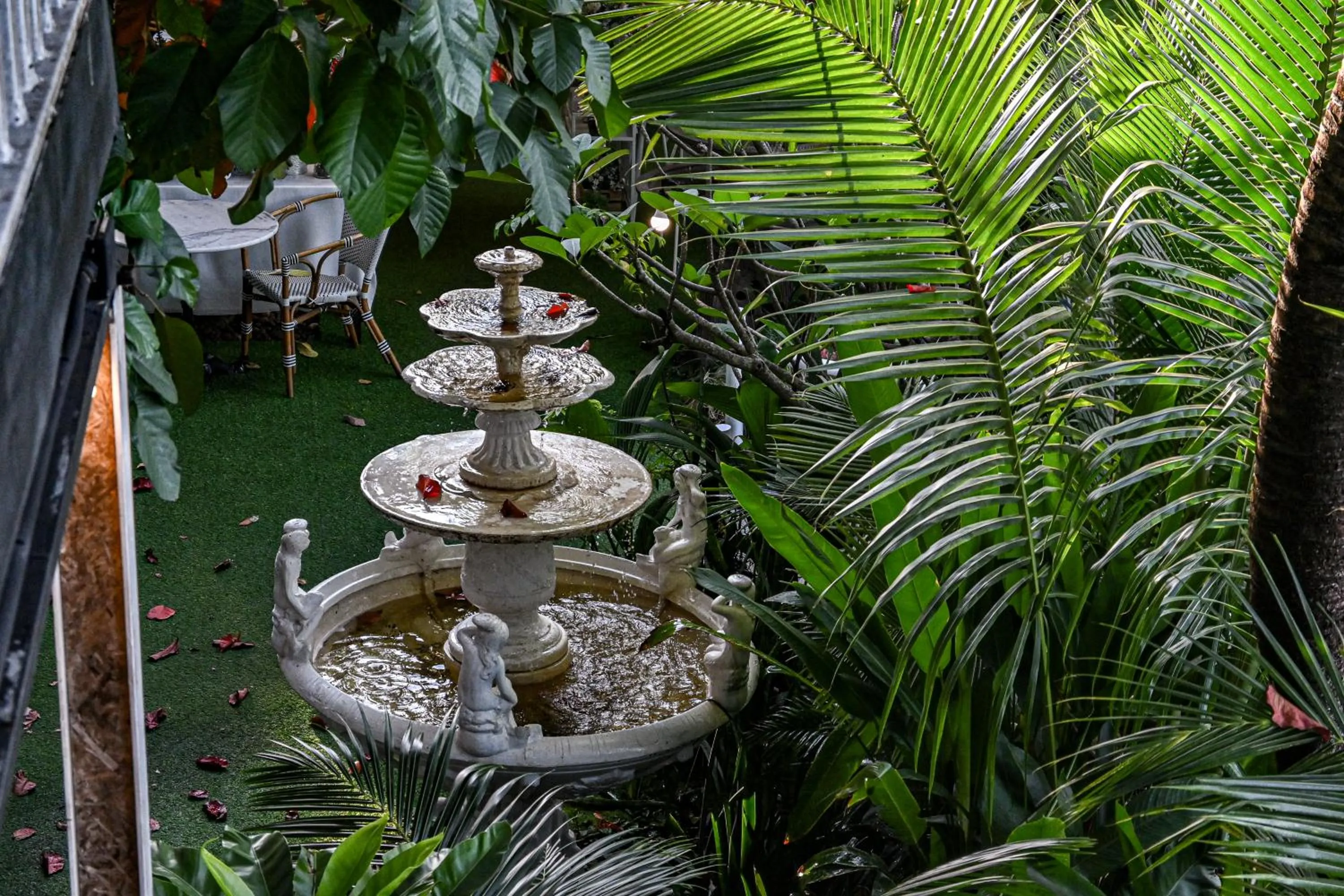 Restaurant/places to eat in Aranta Suvarnabhumi