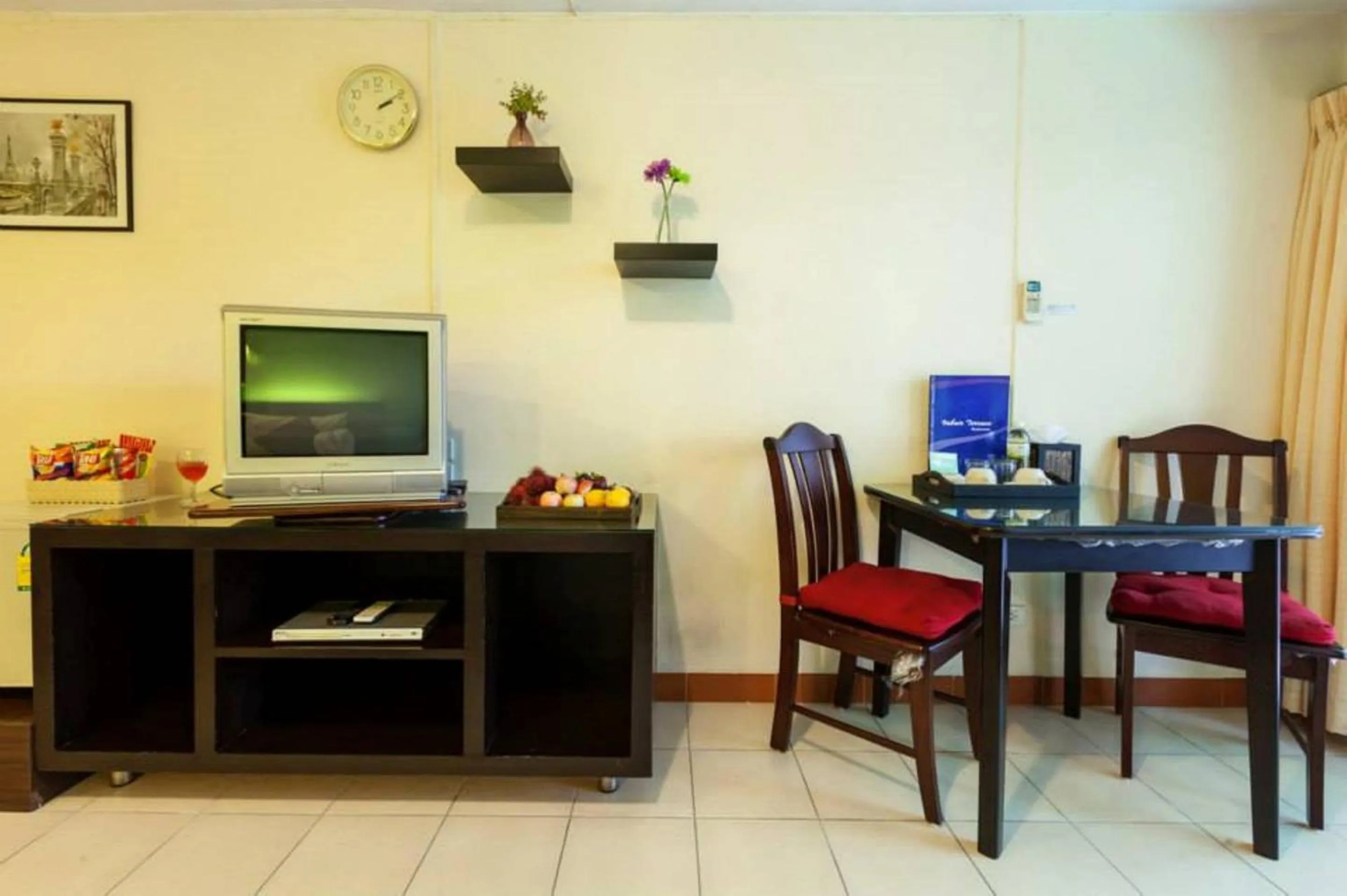 Decorative detail, TV/Entertainment Center in Grand Mandarin Residence