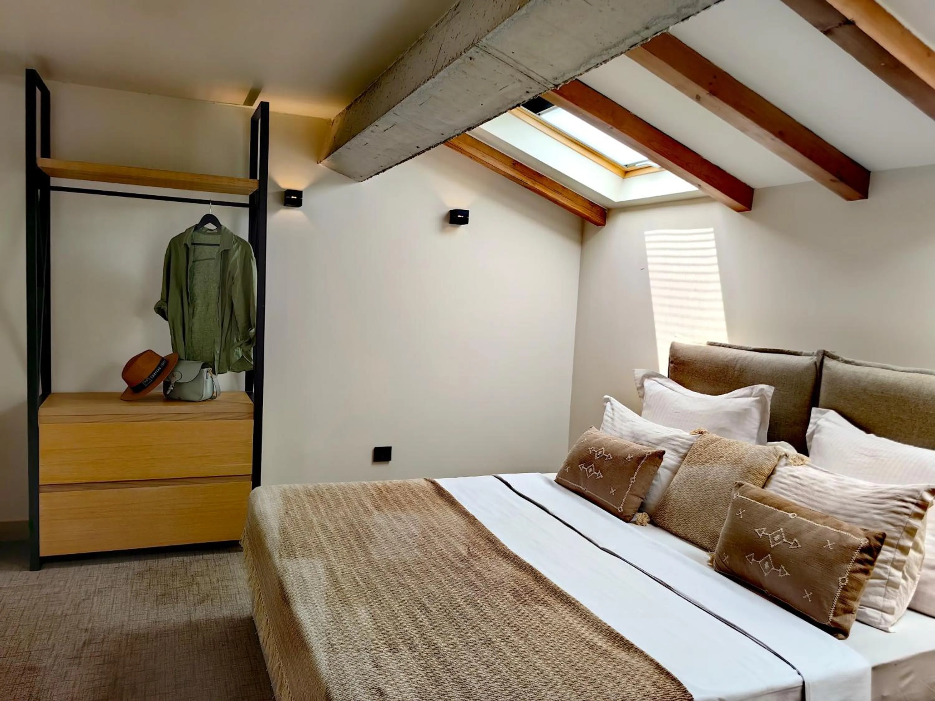 Bed in Chateau Copsa Complex