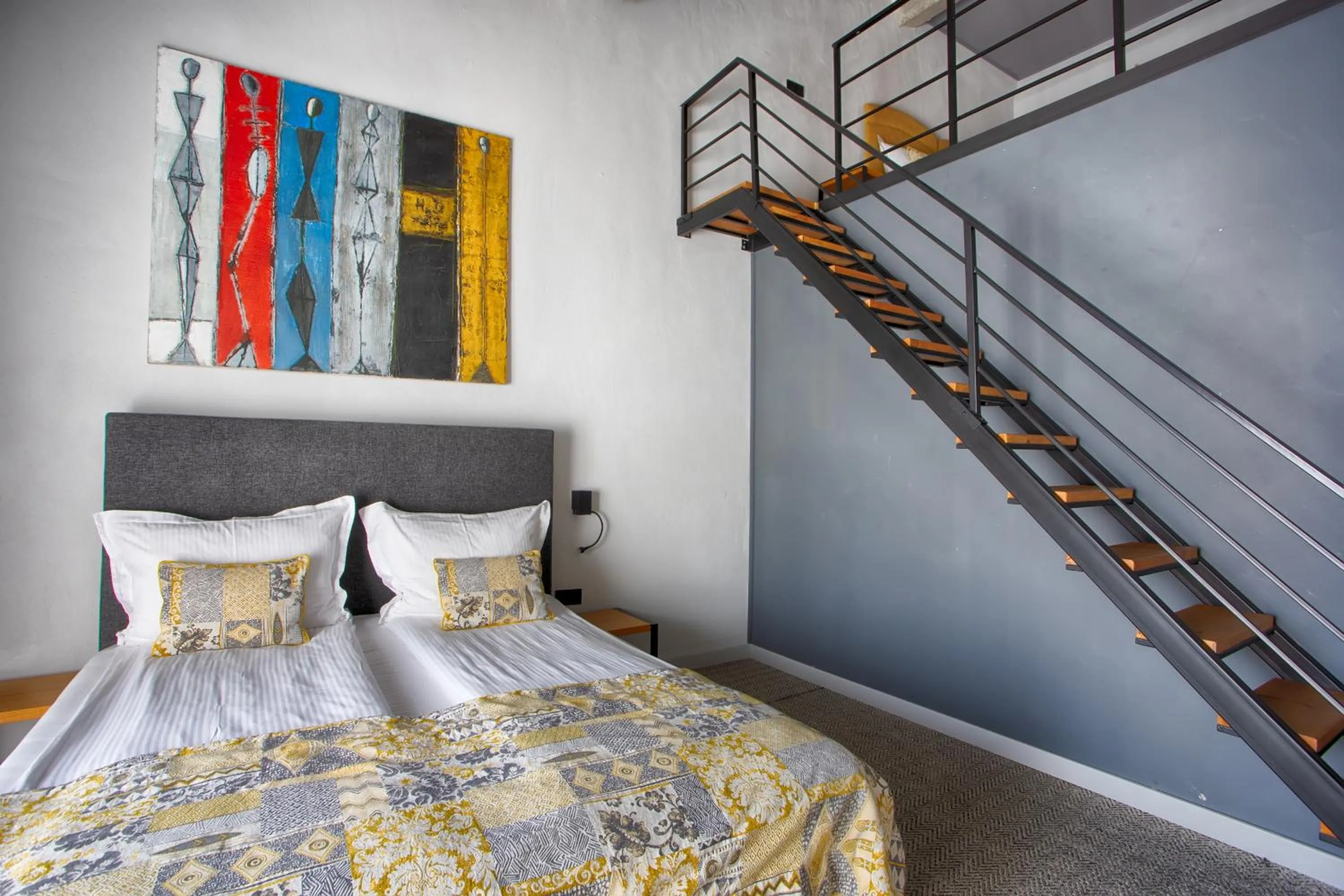 Bed in Chateau Copsa Complex