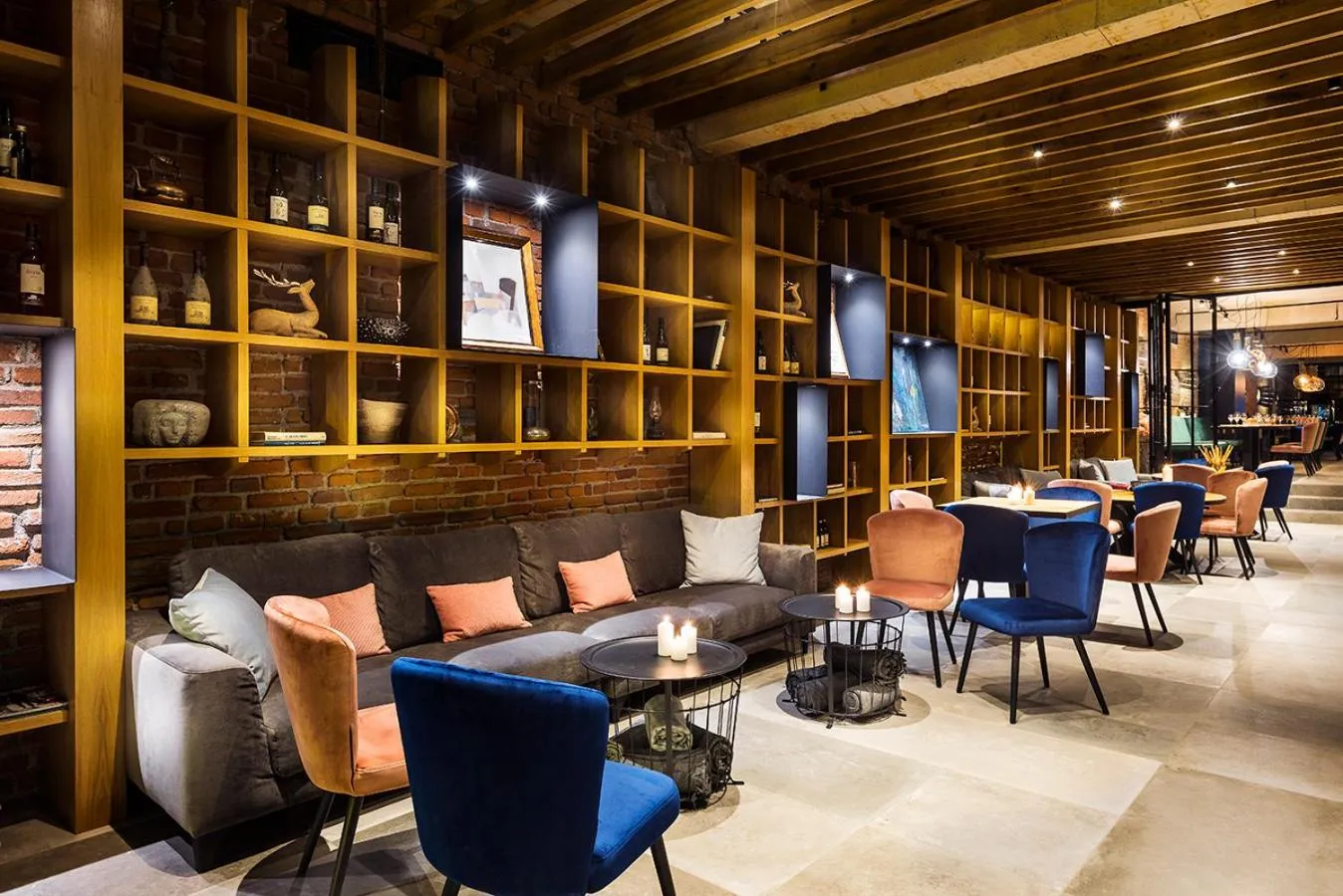 Restaurant/places to eat in Chateau Copsa Complex