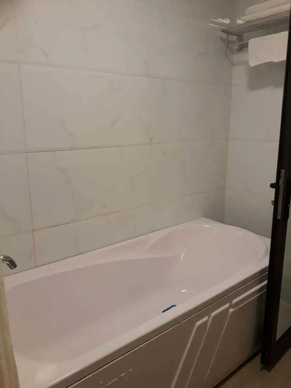 Quadruple Room with Bath in Anova 2 Hotel Quadruple Room with Bath in Anova 2 Hotel