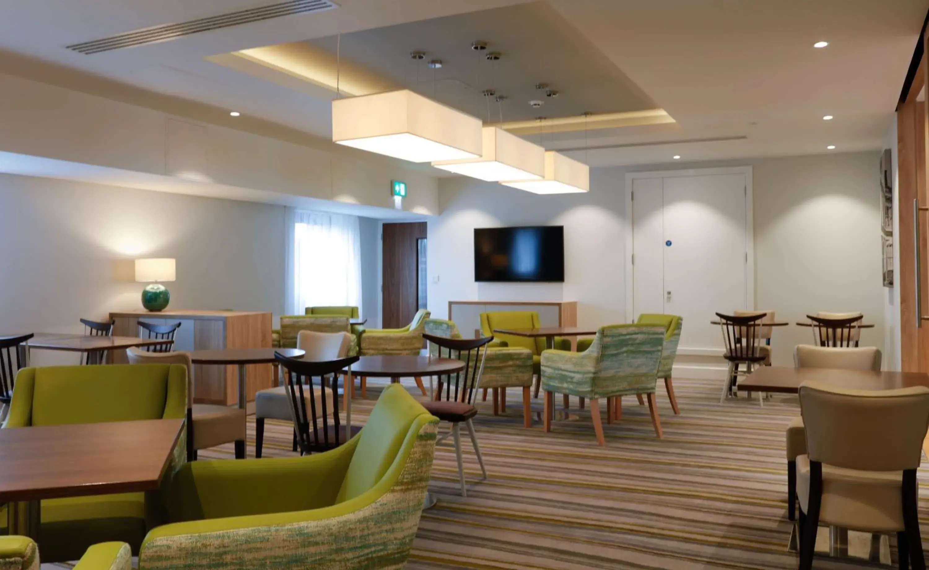 Lobby or reception, Restaurant/Places to Eat in Hampton By Hilton Exeter Airport