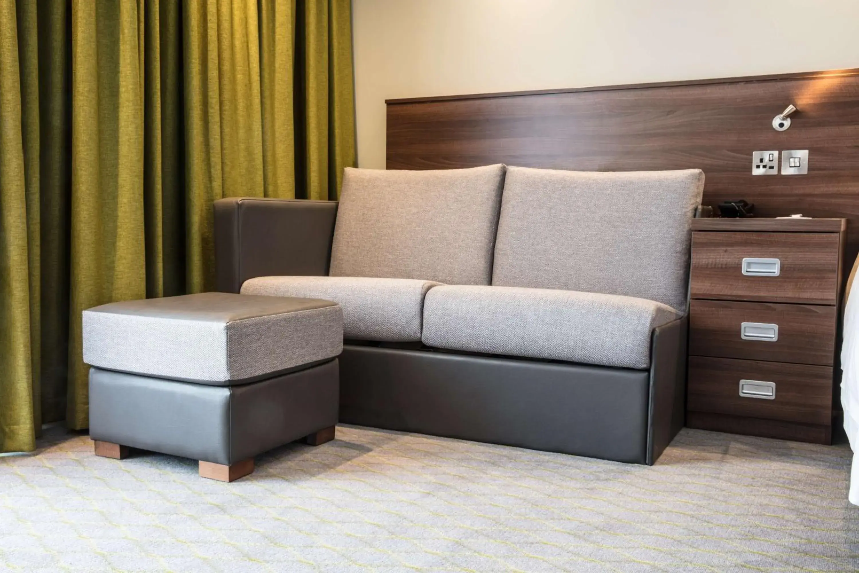 Living room, Seating Area in Hampton By Hilton Exeter Airport