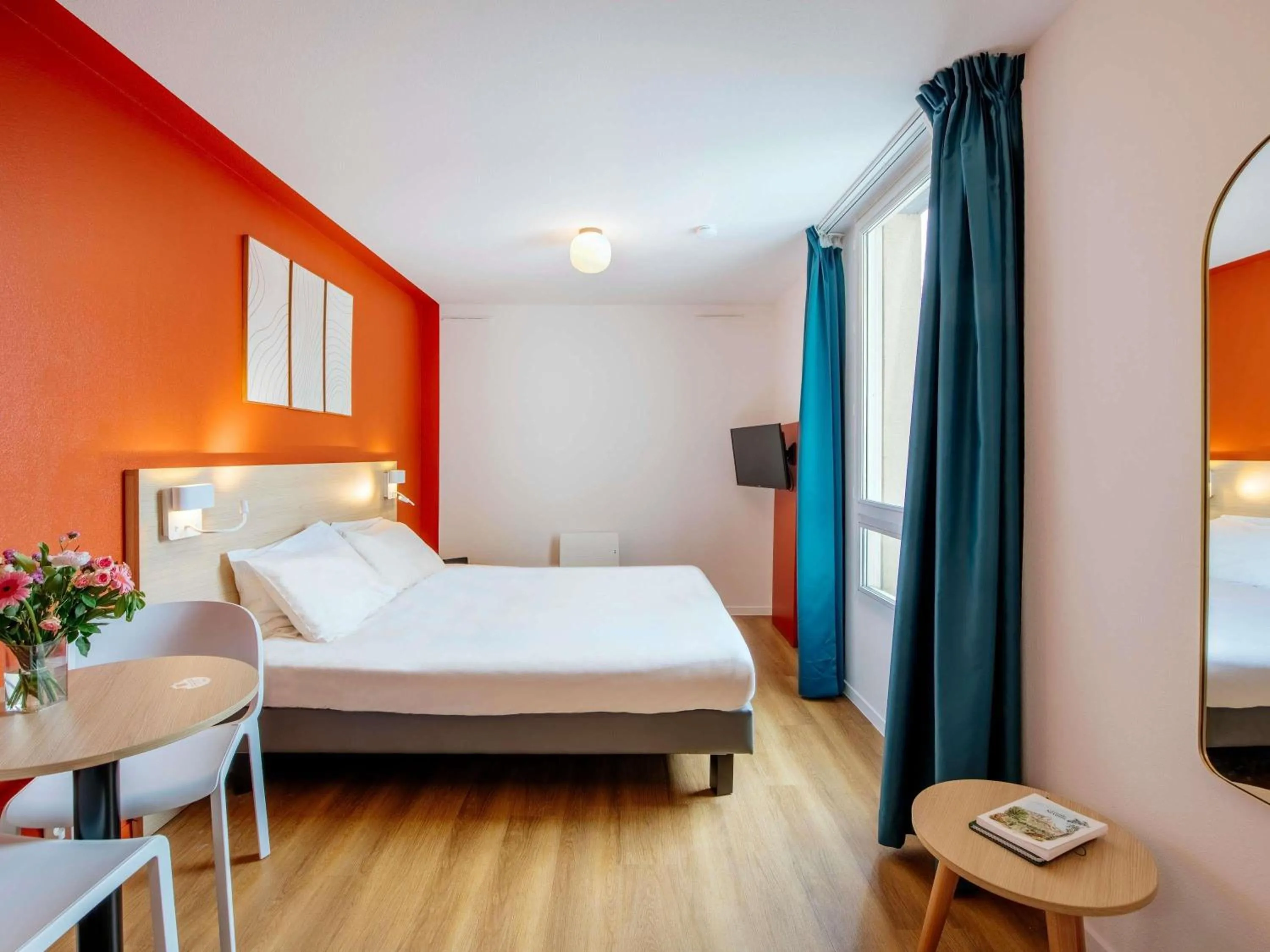 Bedroom, Bed in Aparthotel Adagio Access Paris Saint-Denis Pleyel