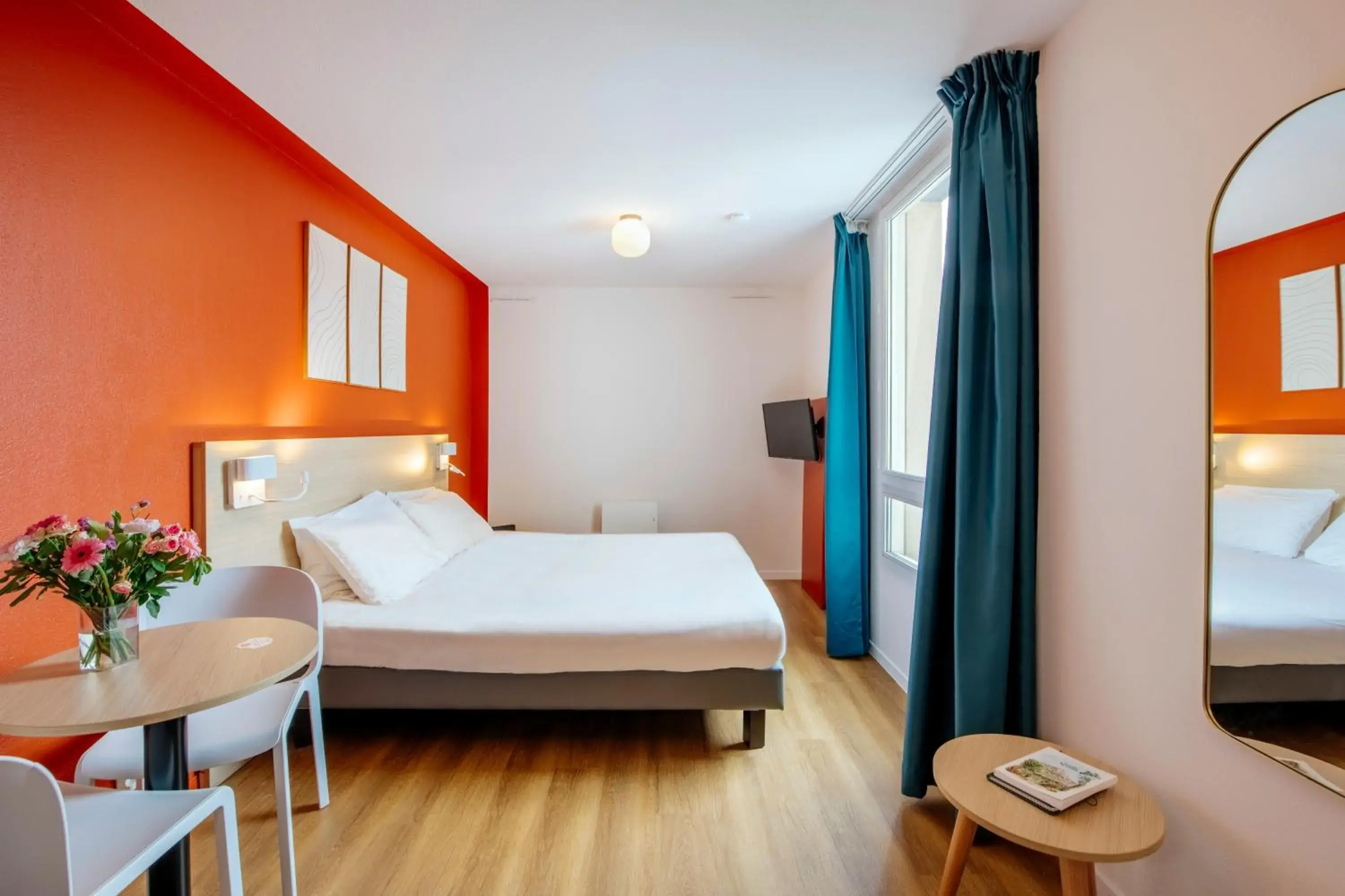 Property building, Bed in Aparthotel Adagio Access Paris Saint-Denis Pleyel Property building, Bed in Aparthotel Adagio Access Paris Saint-Denis Pleyel