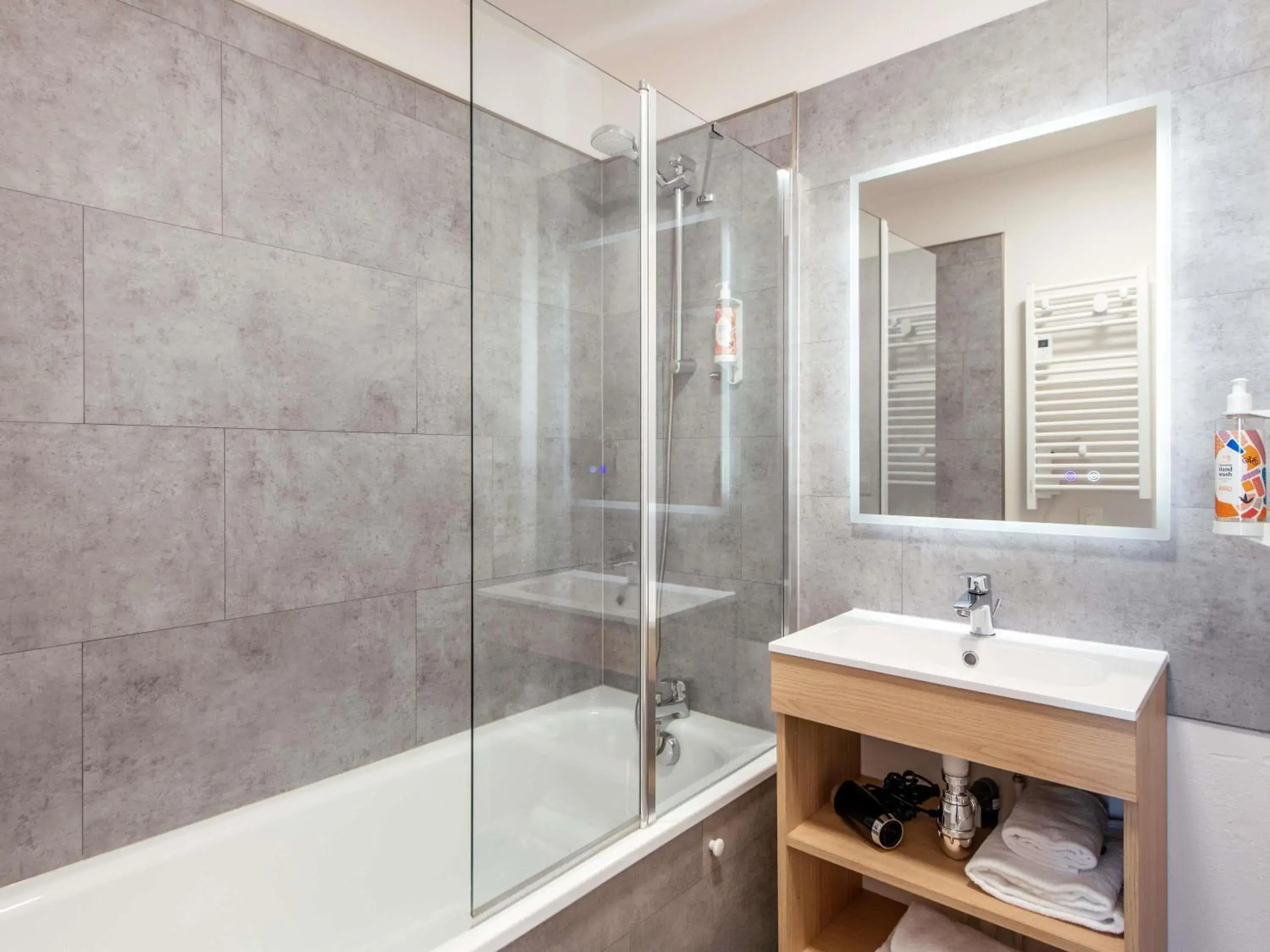 Bedroom in Aparthotel Adagio Access Paris Saint-Denis Pleyel Bedroom in Aparthotel Adagio Access Paris Saint-Denis Pleyel