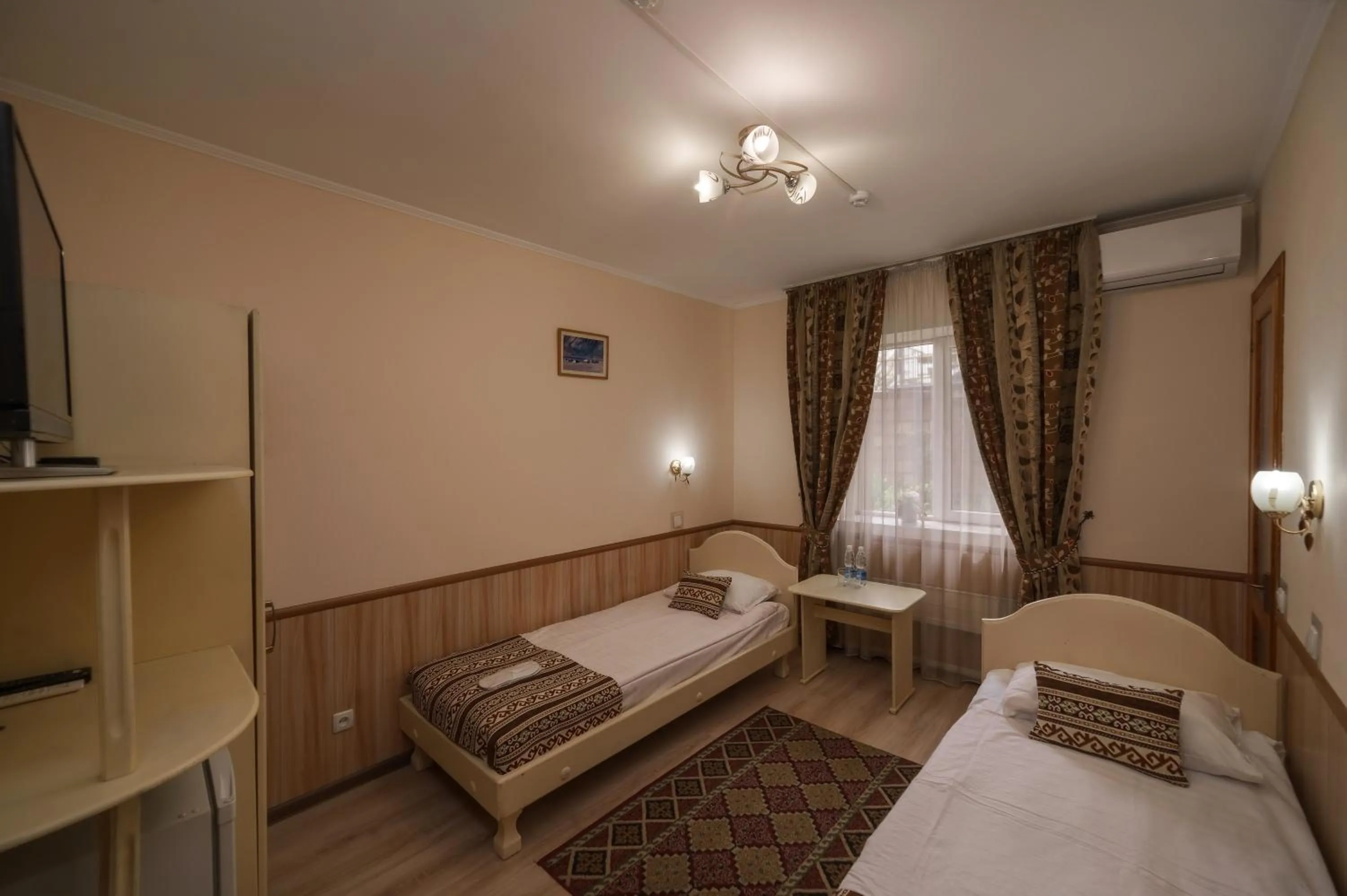 Bed in Alpinist Hotel