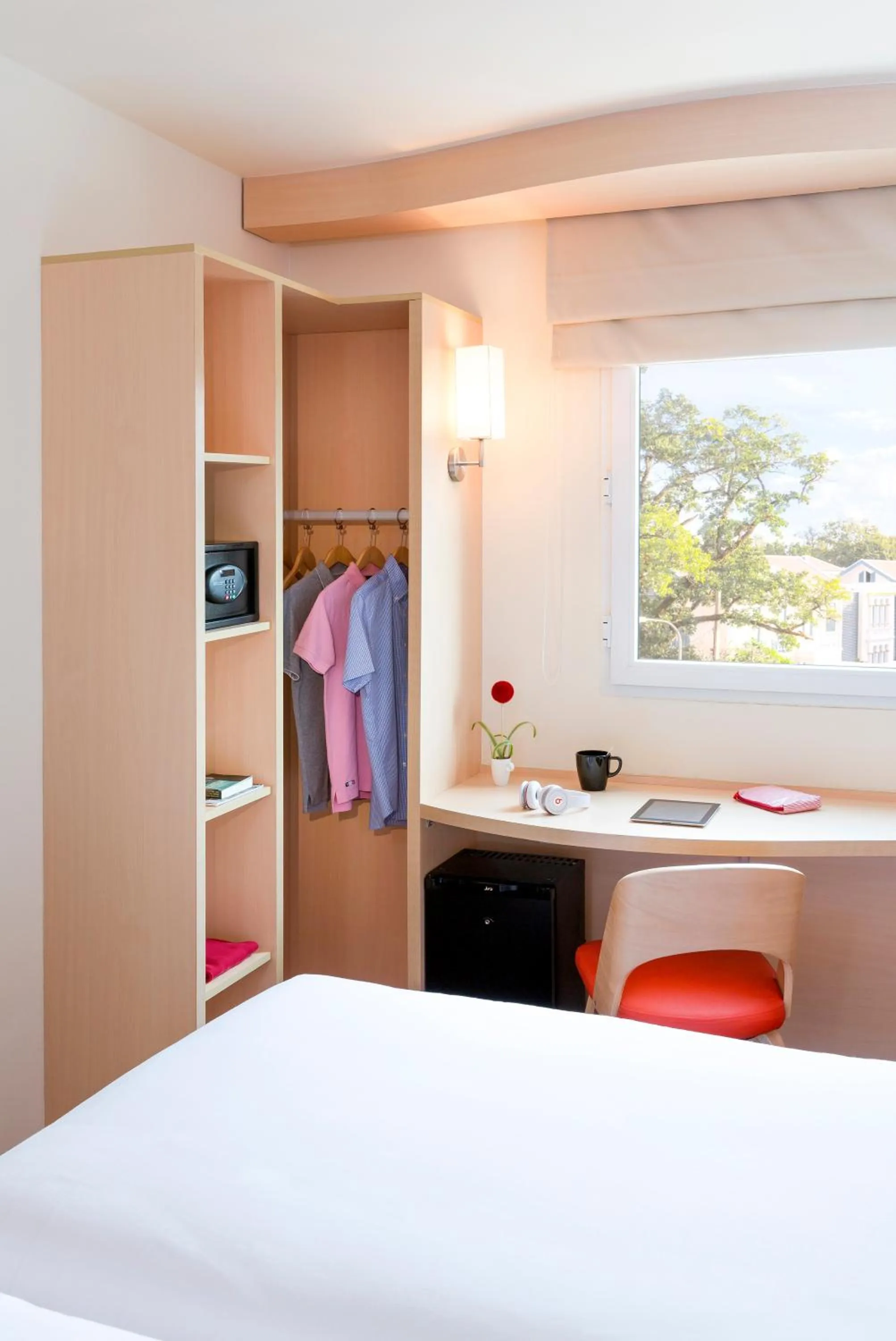 Decorative detail, Bed in ibis Vientiane Nam Phu