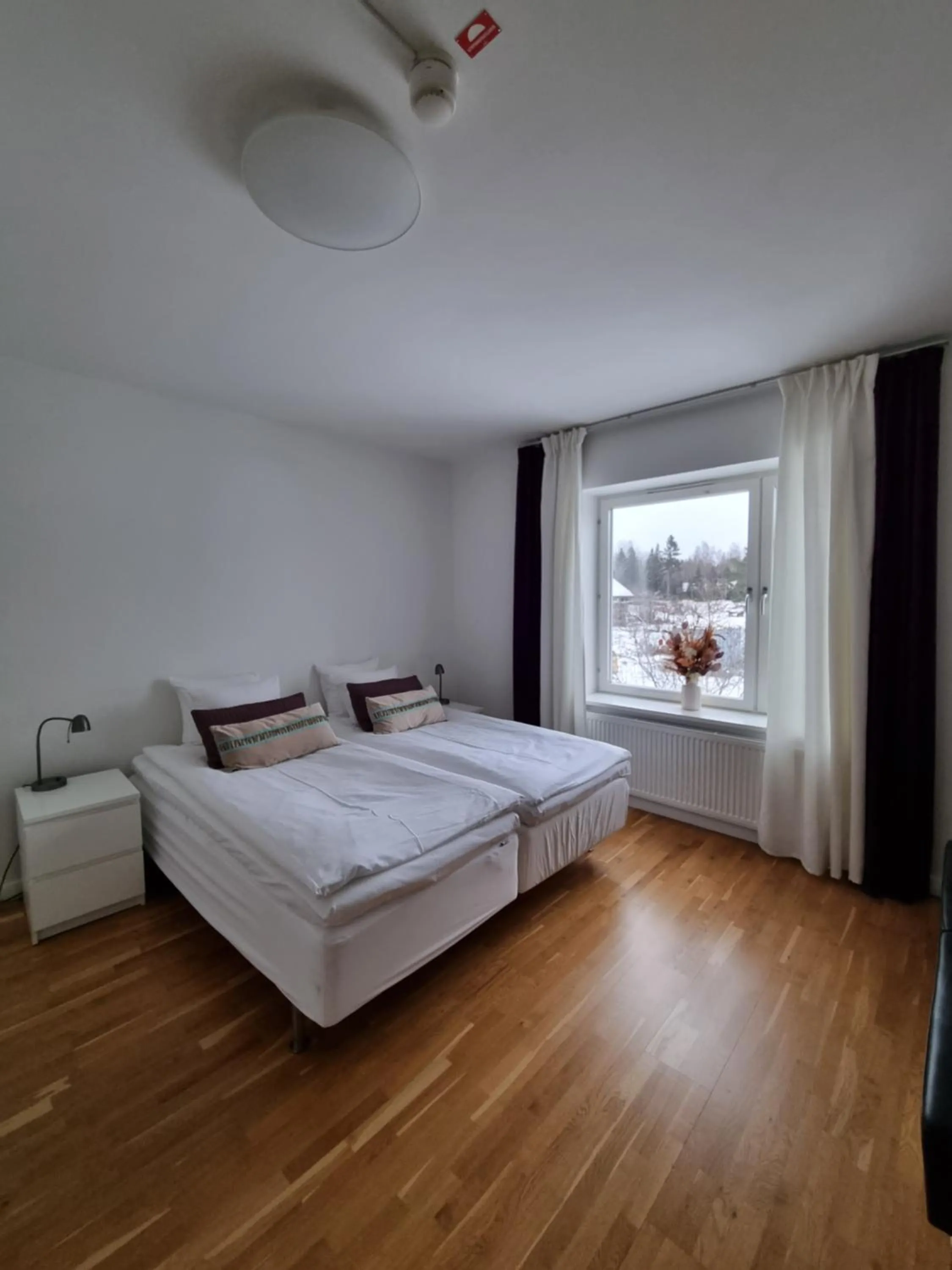 Bed in Gamla Järnhandeln - Norrskedika Hotell