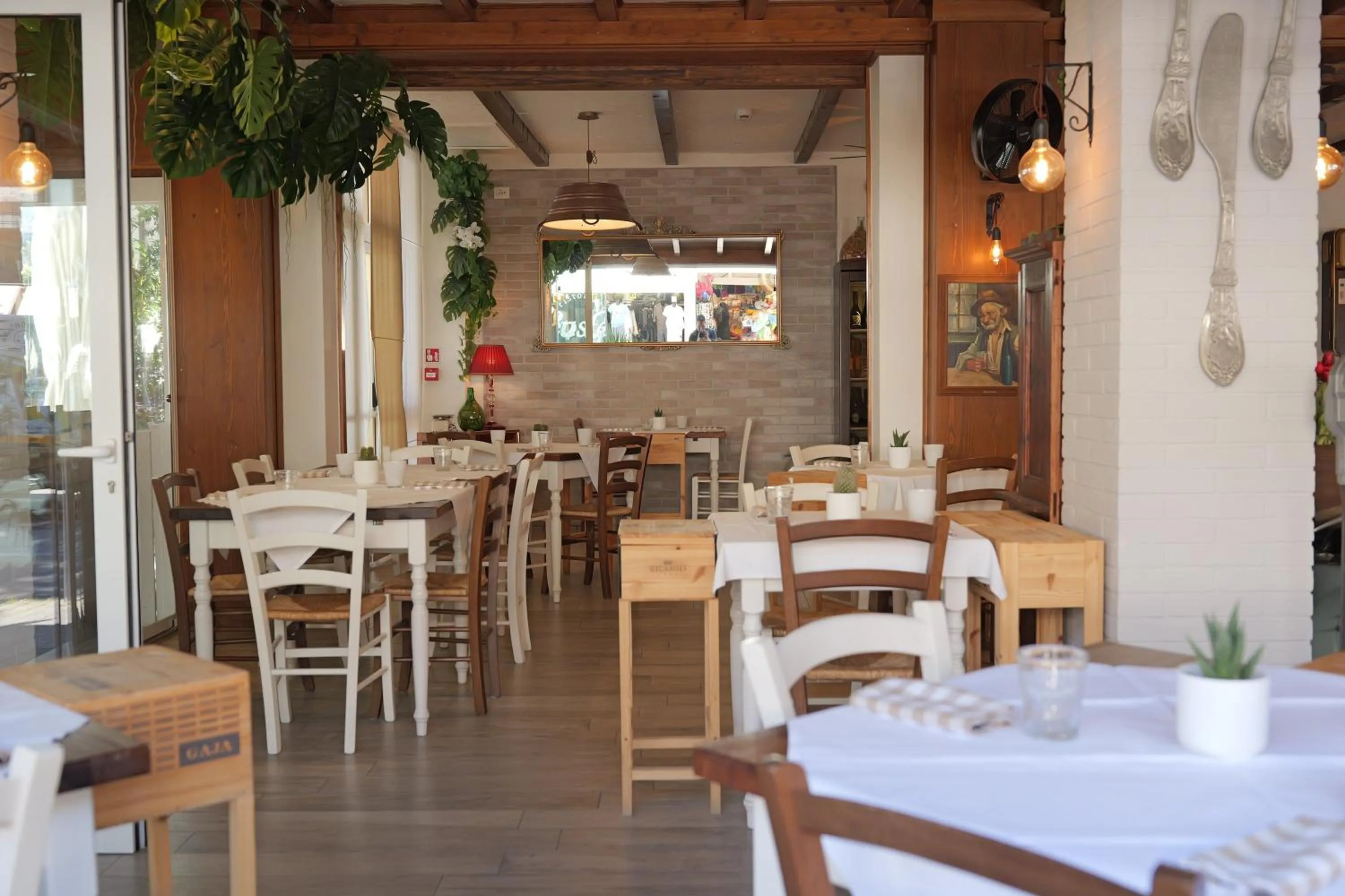 Restaurant/places to eat in Hotel Touring