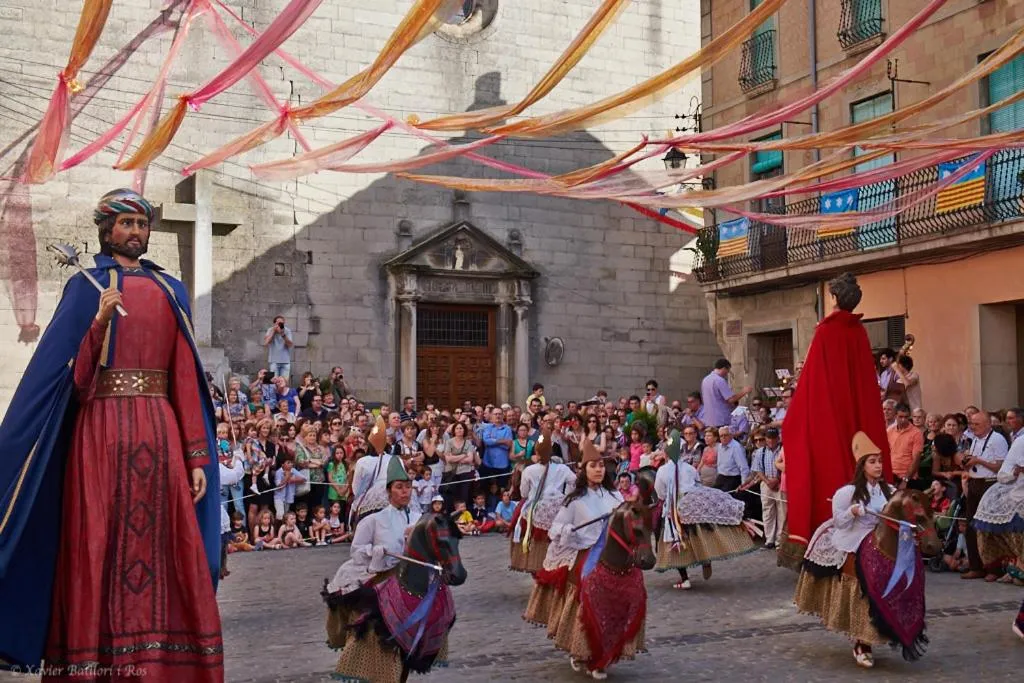 People in Fonda Finet