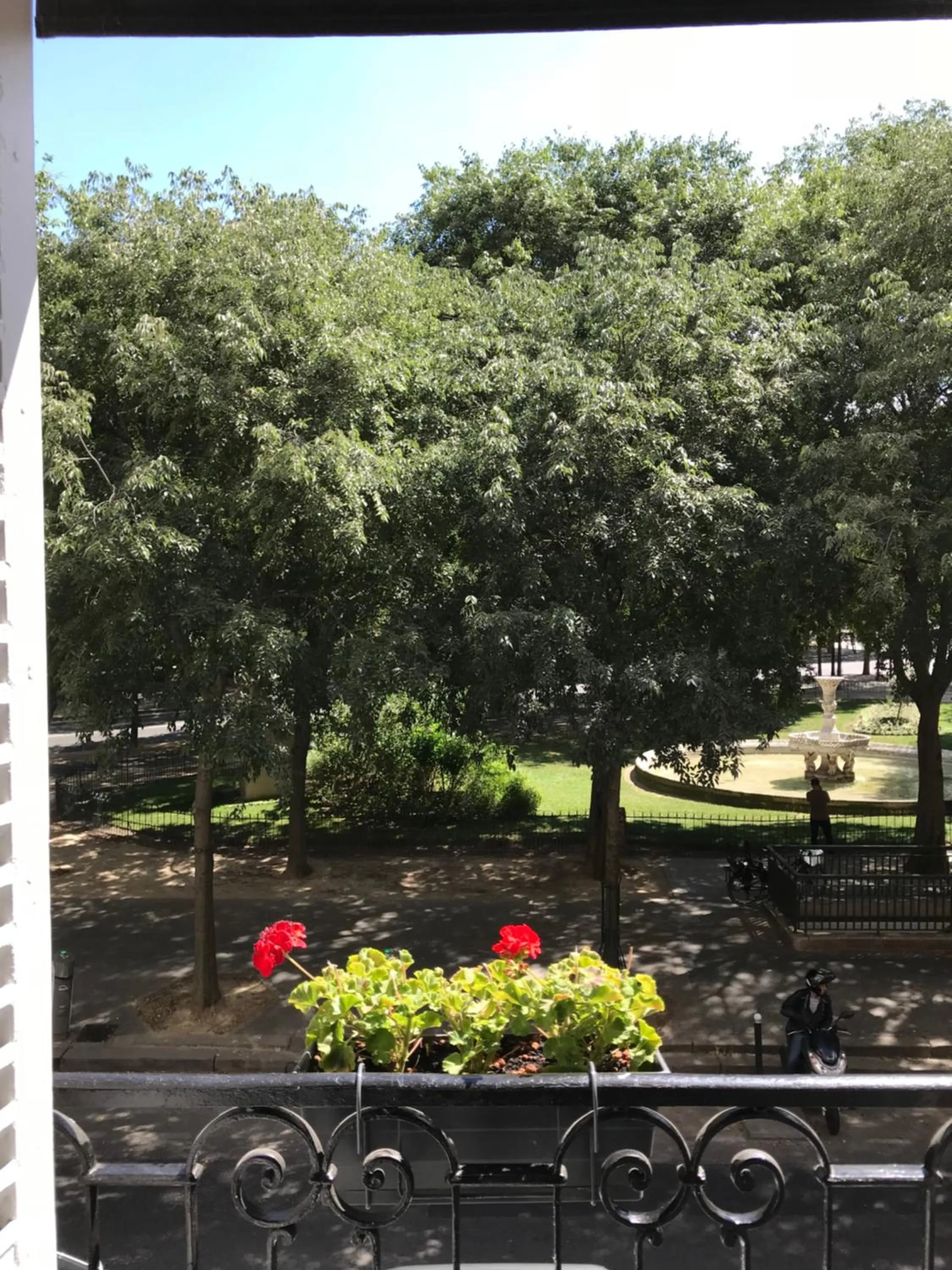 City view in Hotel & Spa de Latour Maubourg