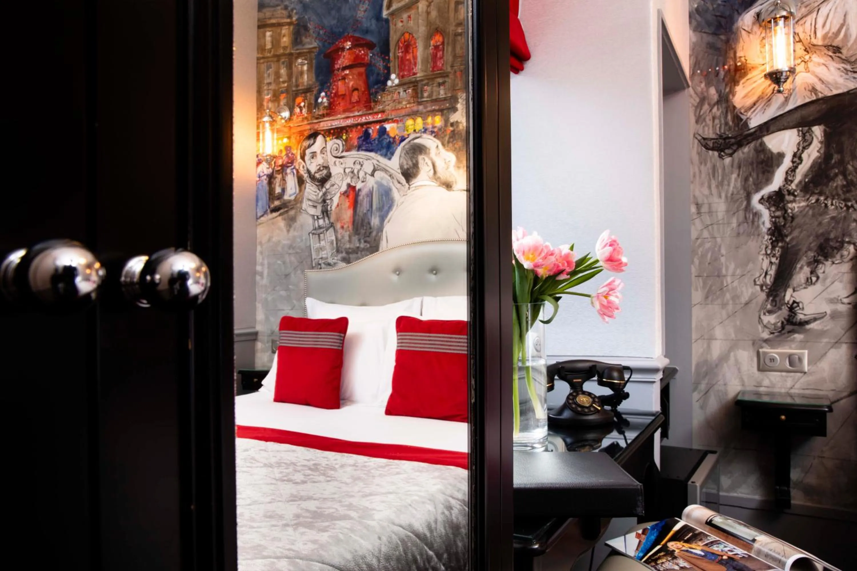 Decorative detail, Bed in Hotel & Spa de Latour Maubourg