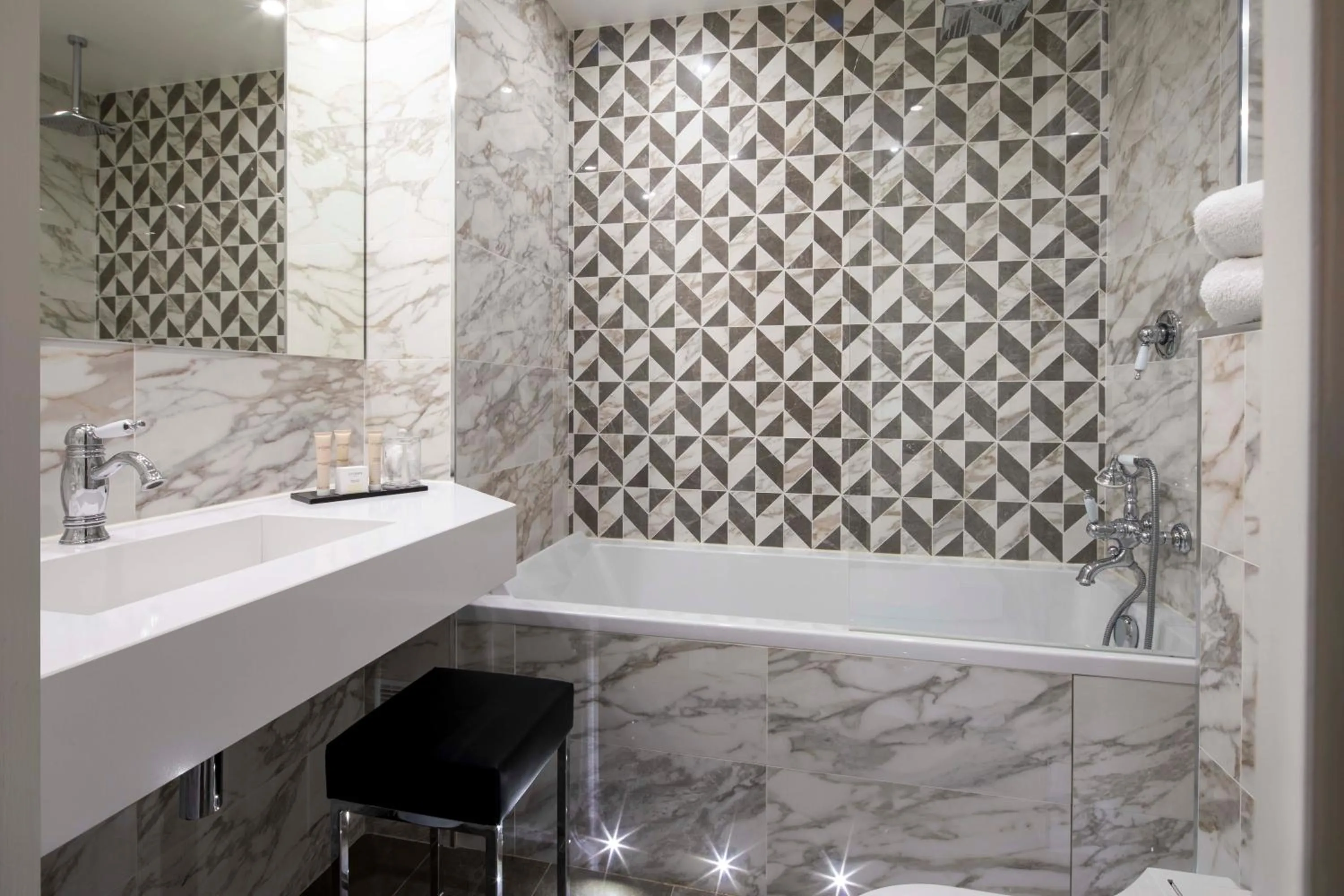 Bathroom in Hotel & Spa de Latour Maubourg