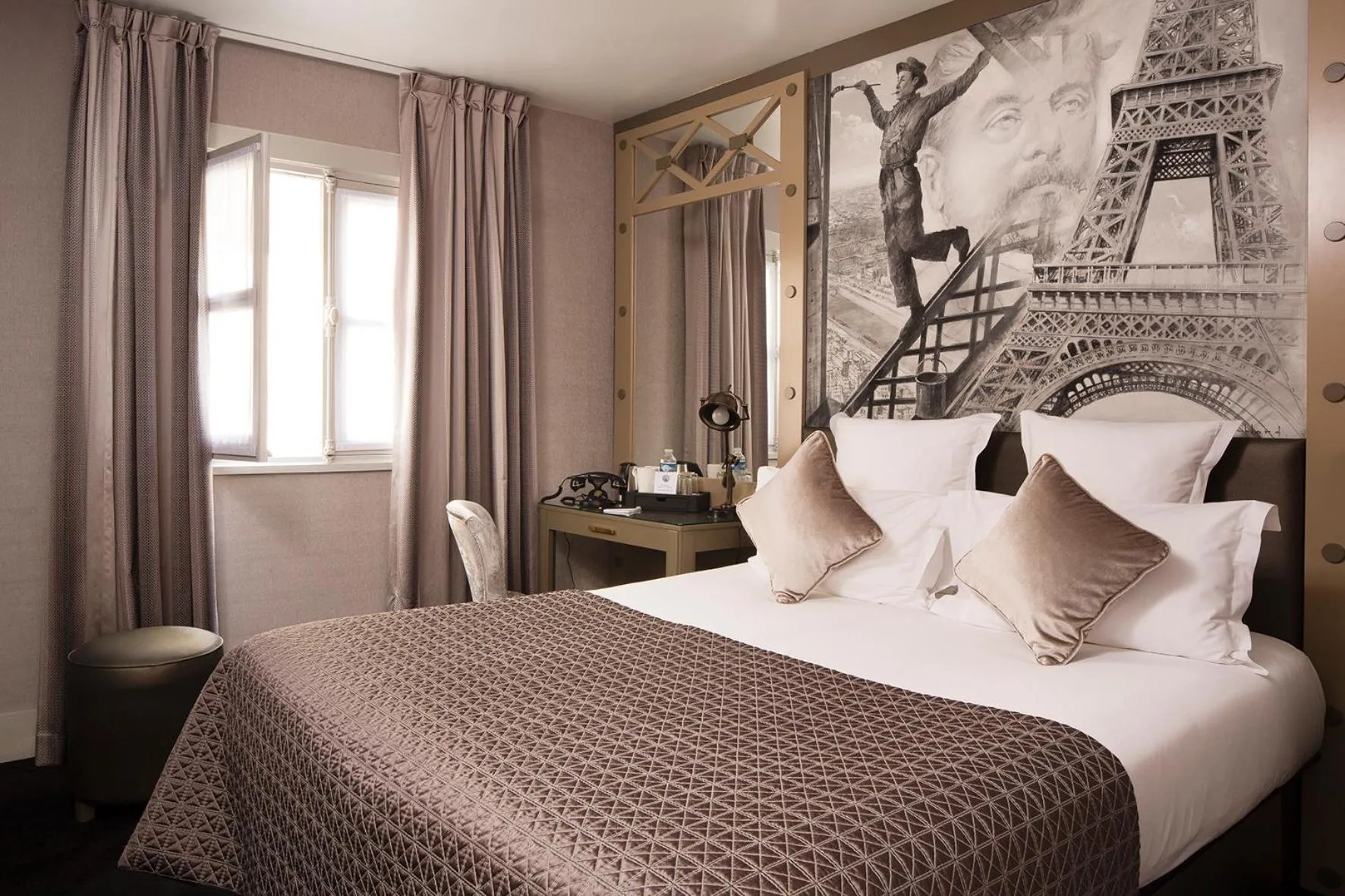 Photo of the whole room, Bed in Hotel & Spa de Latour Maubourg